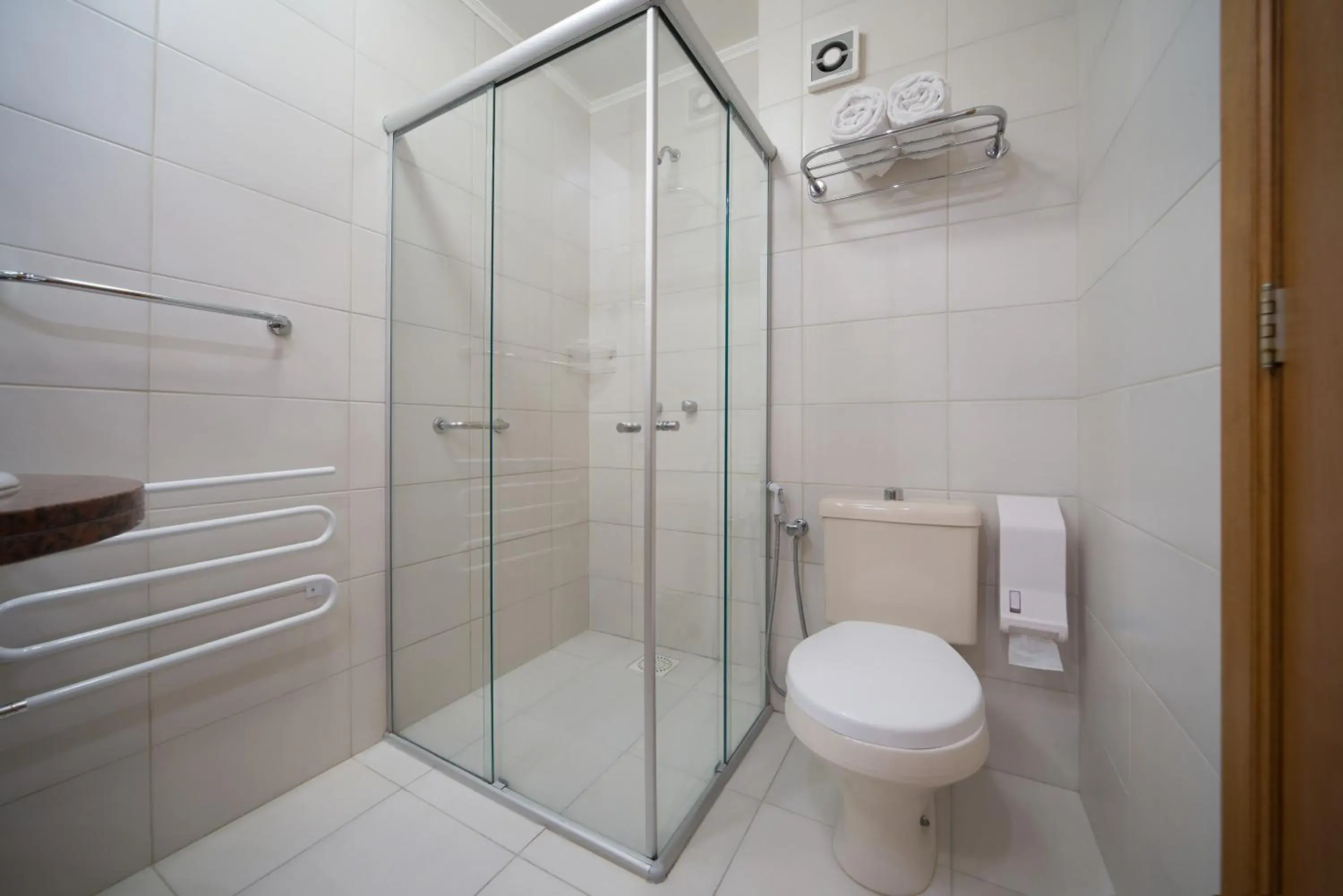 Bathroom in Hotel Laghetto Premio Bathroom in Hotel Laghetto Premio