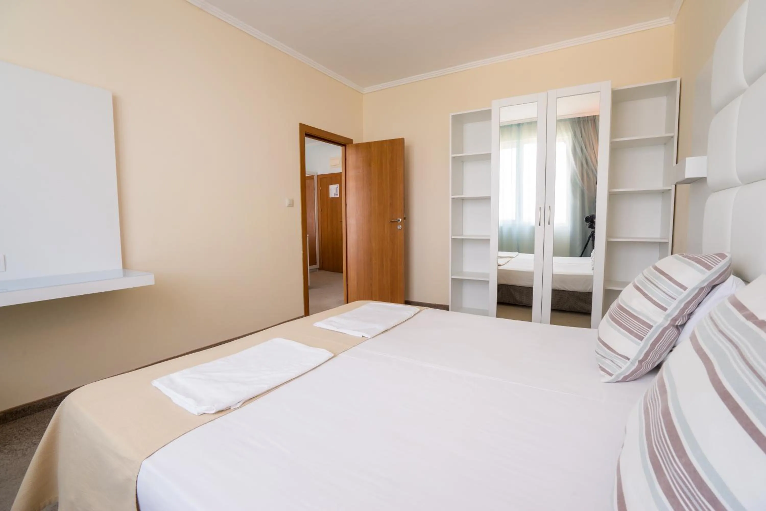 Photo of the whole room, Bed in Hotel Perla Beach Club - All Inclusive