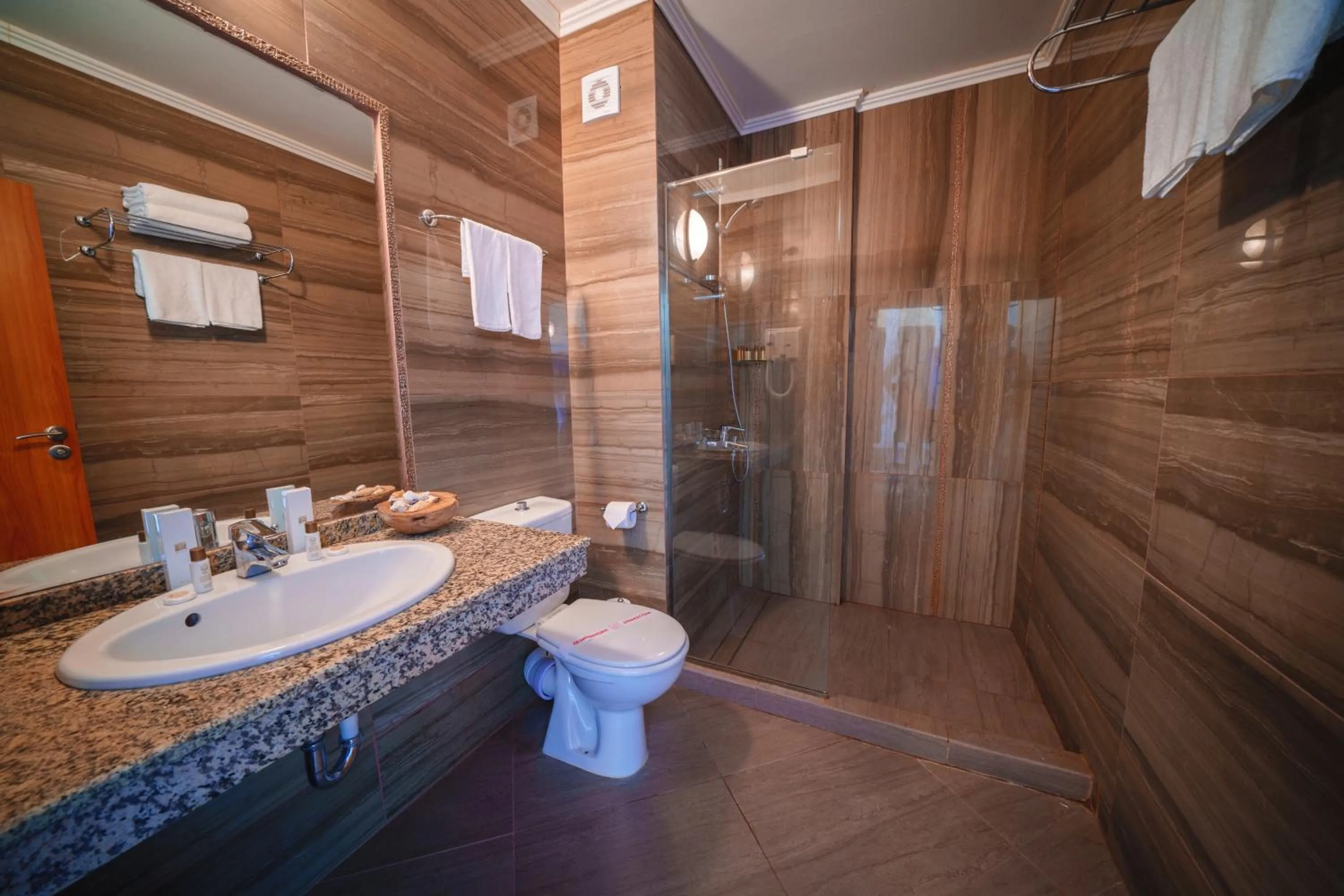 Bathroom in Hotel Perla Beach Club - All Inclusive