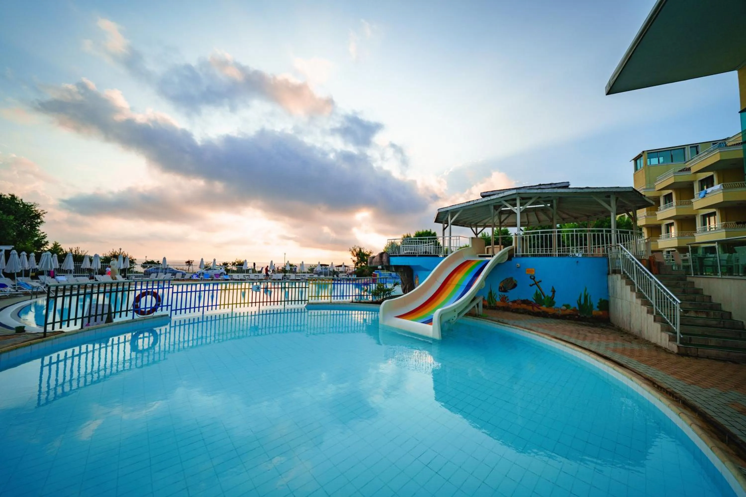 Swimming pool in Hotel Perla Beach Club - All Inclusive