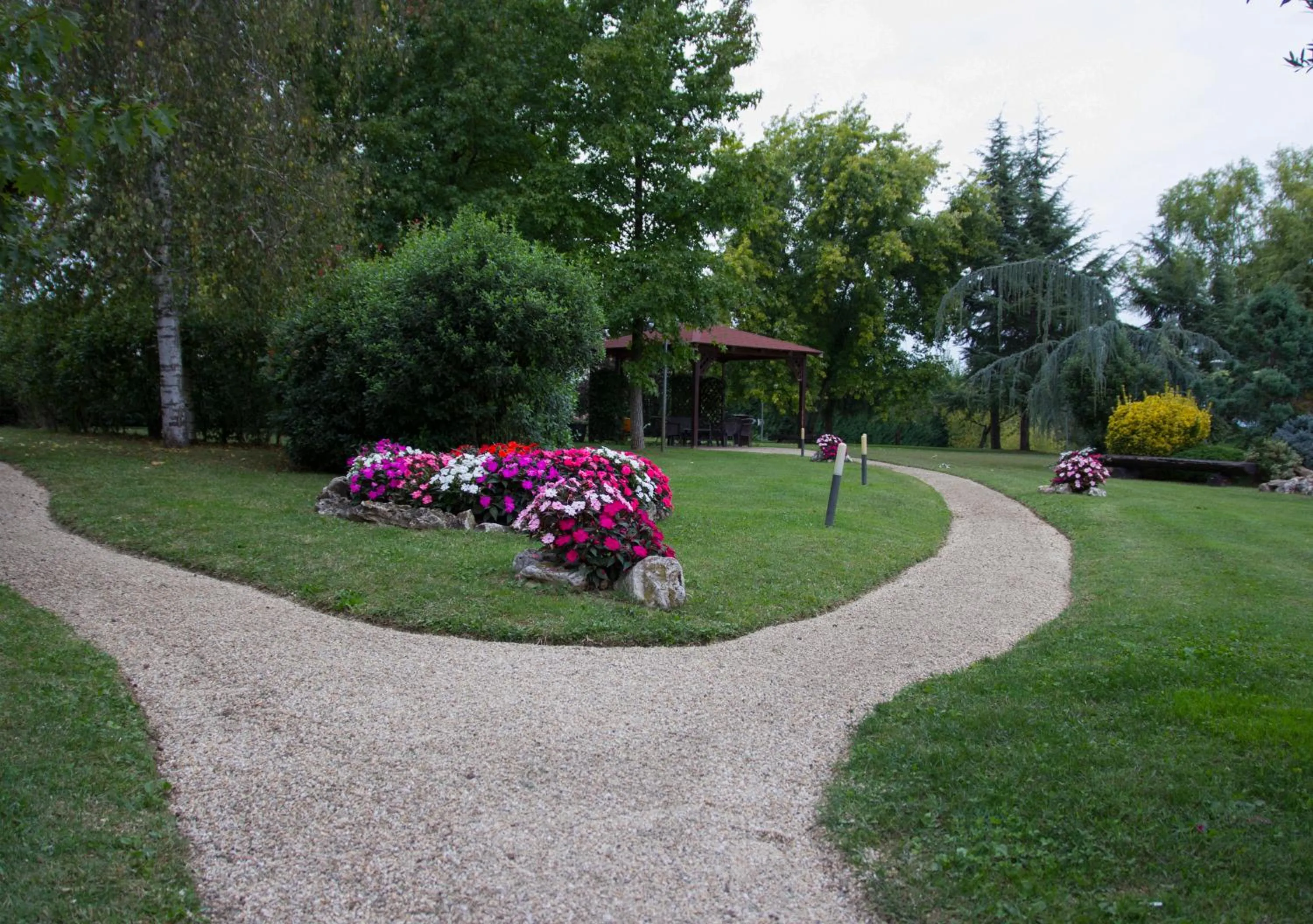 Garden in Lo Scoiattolo Piedmont Bike Hotel