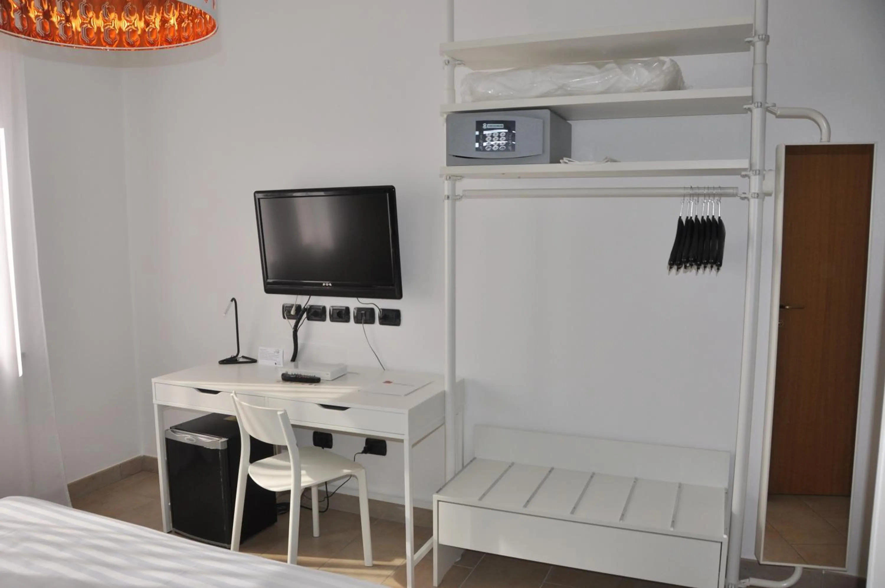 TV and multimedia, Bed in Lo Scoiattolo Piedmont Bike Hotel