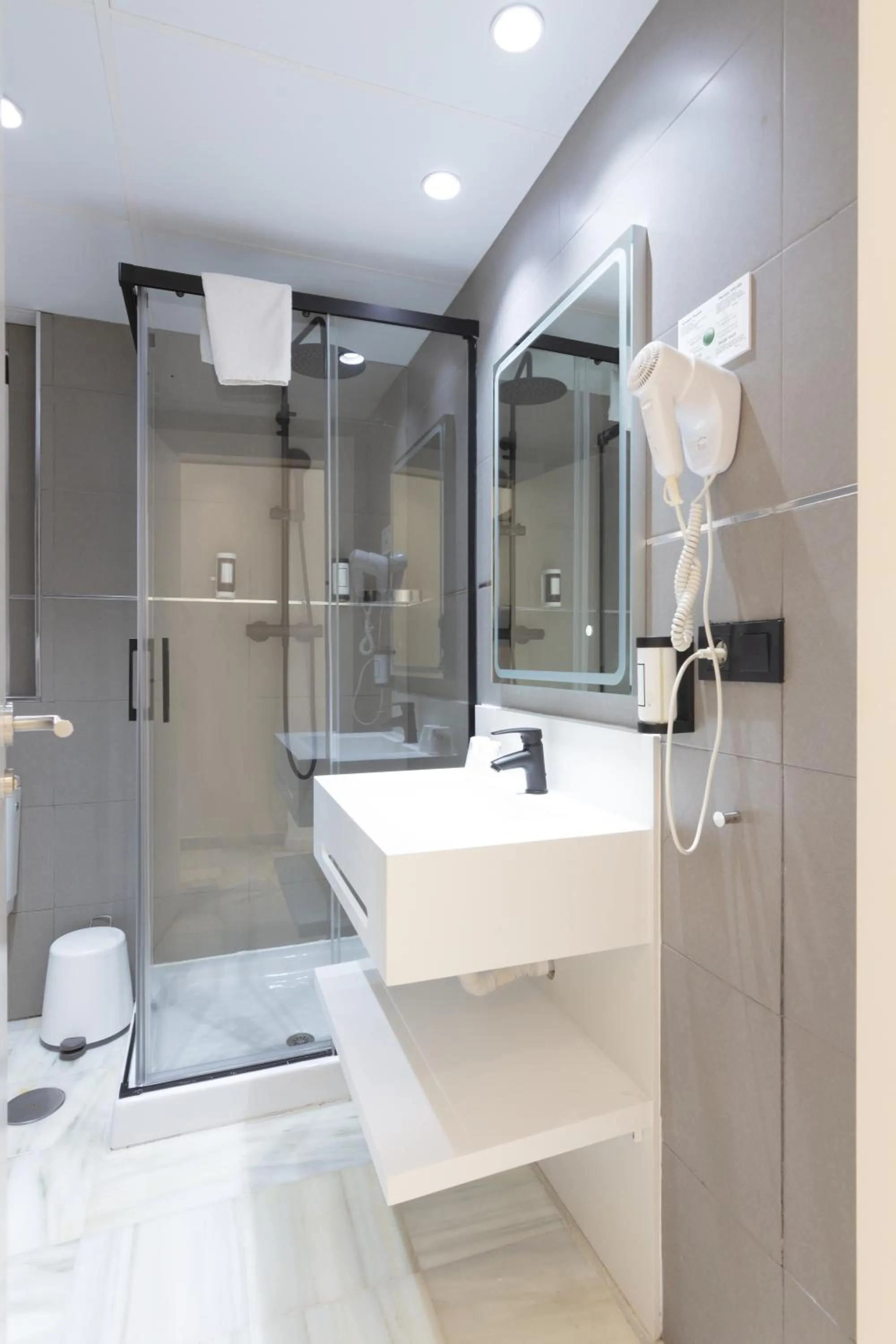 Shower in Hotel La Milagrosa