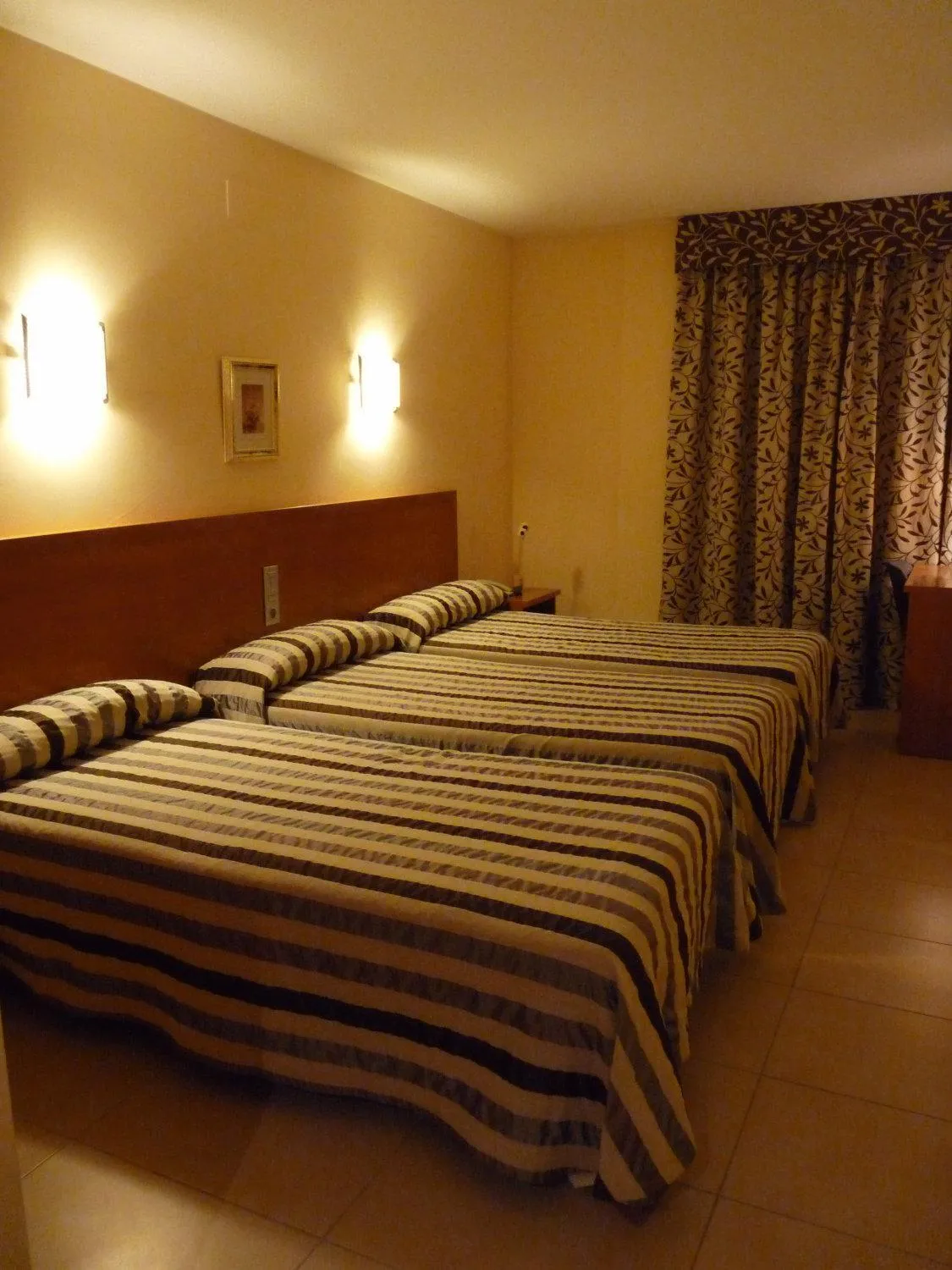 Photo of the whole room, Bed in Hotel Avenida El Morell