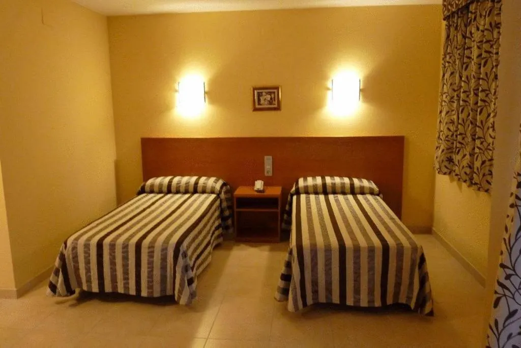 Photo of the whole room, Bed in Hotel Avenida El Morell