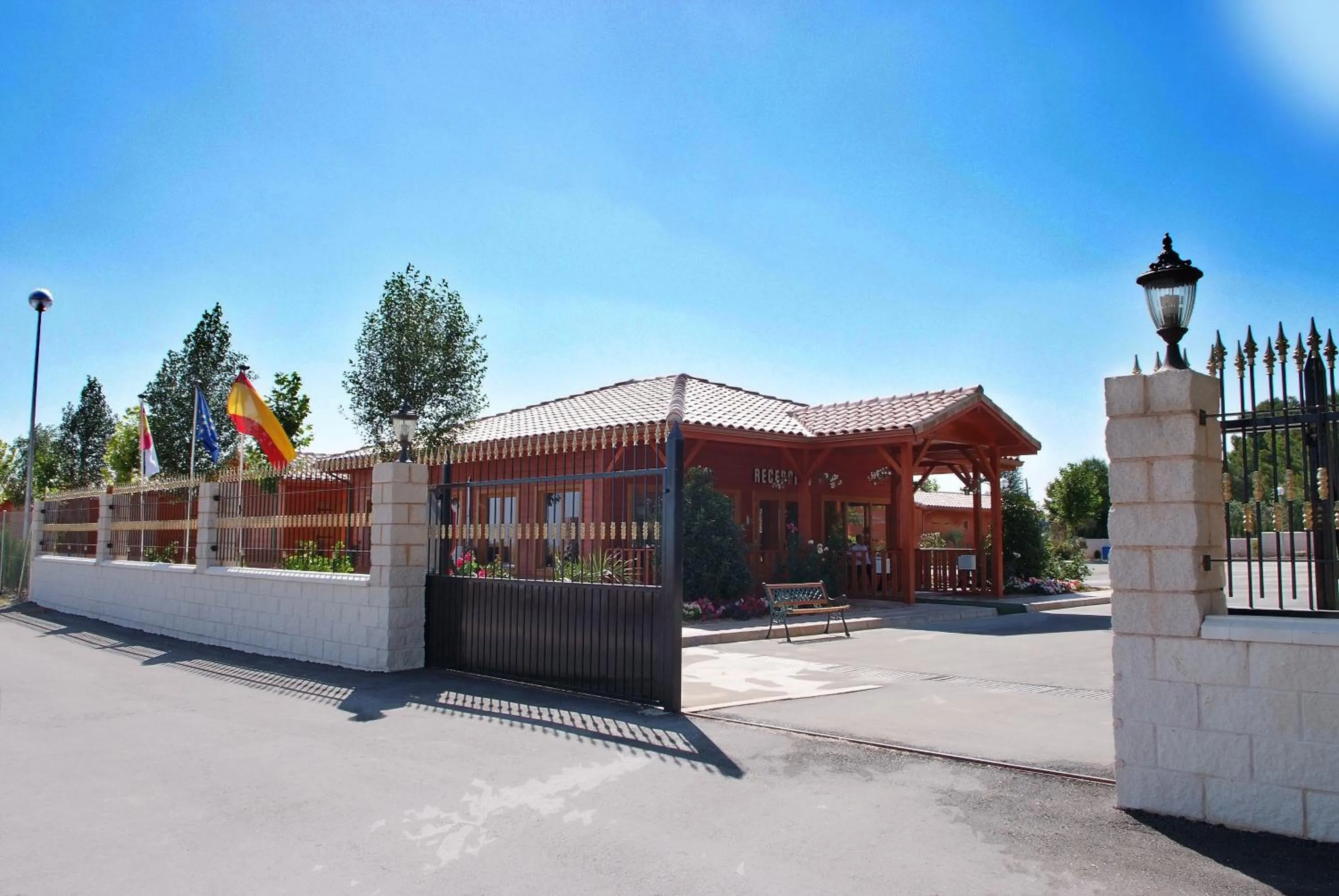 Property building in Motel San Isidro