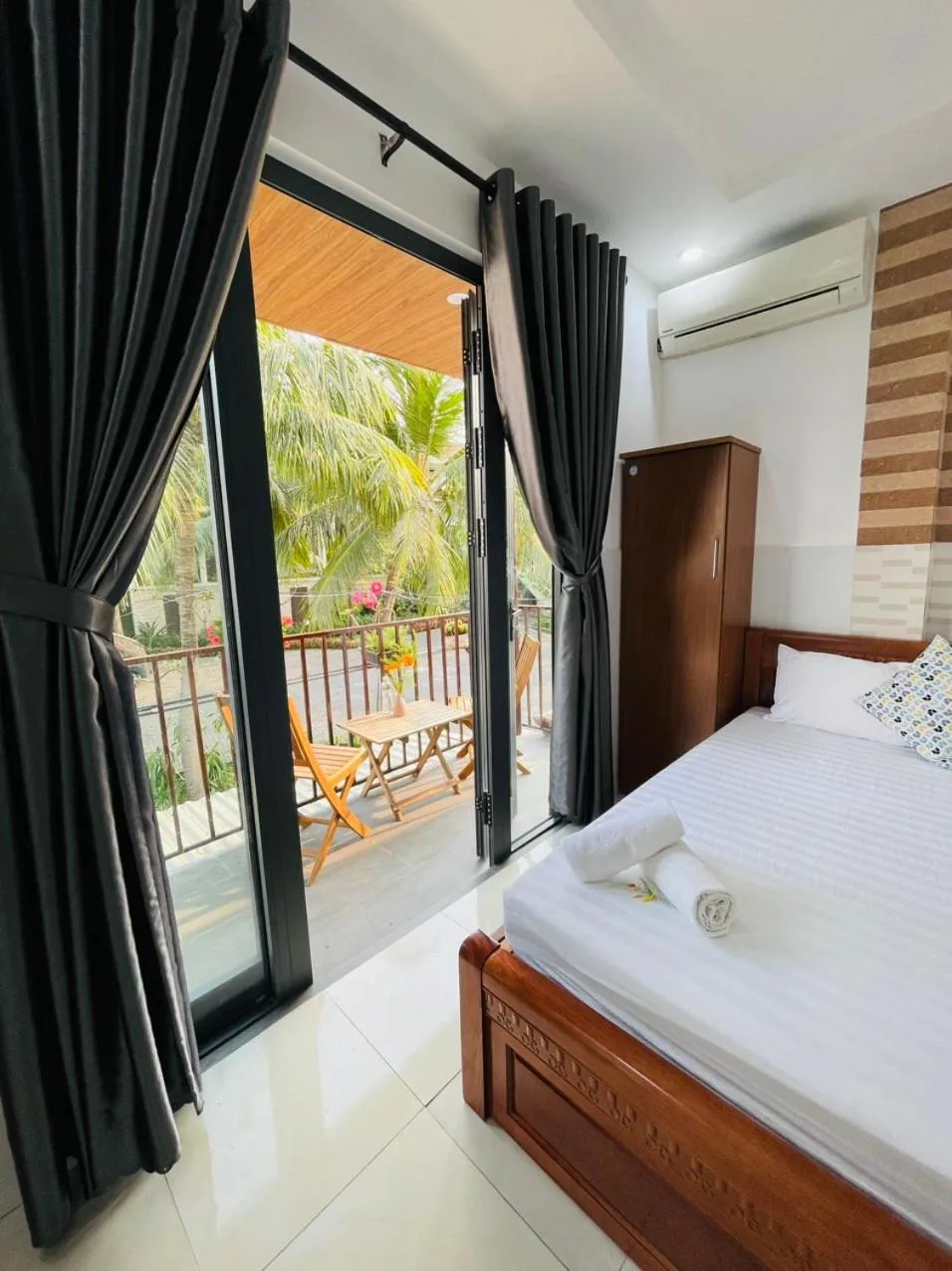 Balcony/Terrace, Bed in Cuong Thinh Homestay