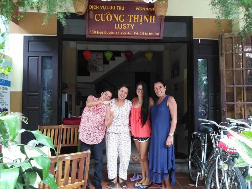 group of guests in Cuong Thinh Homestay