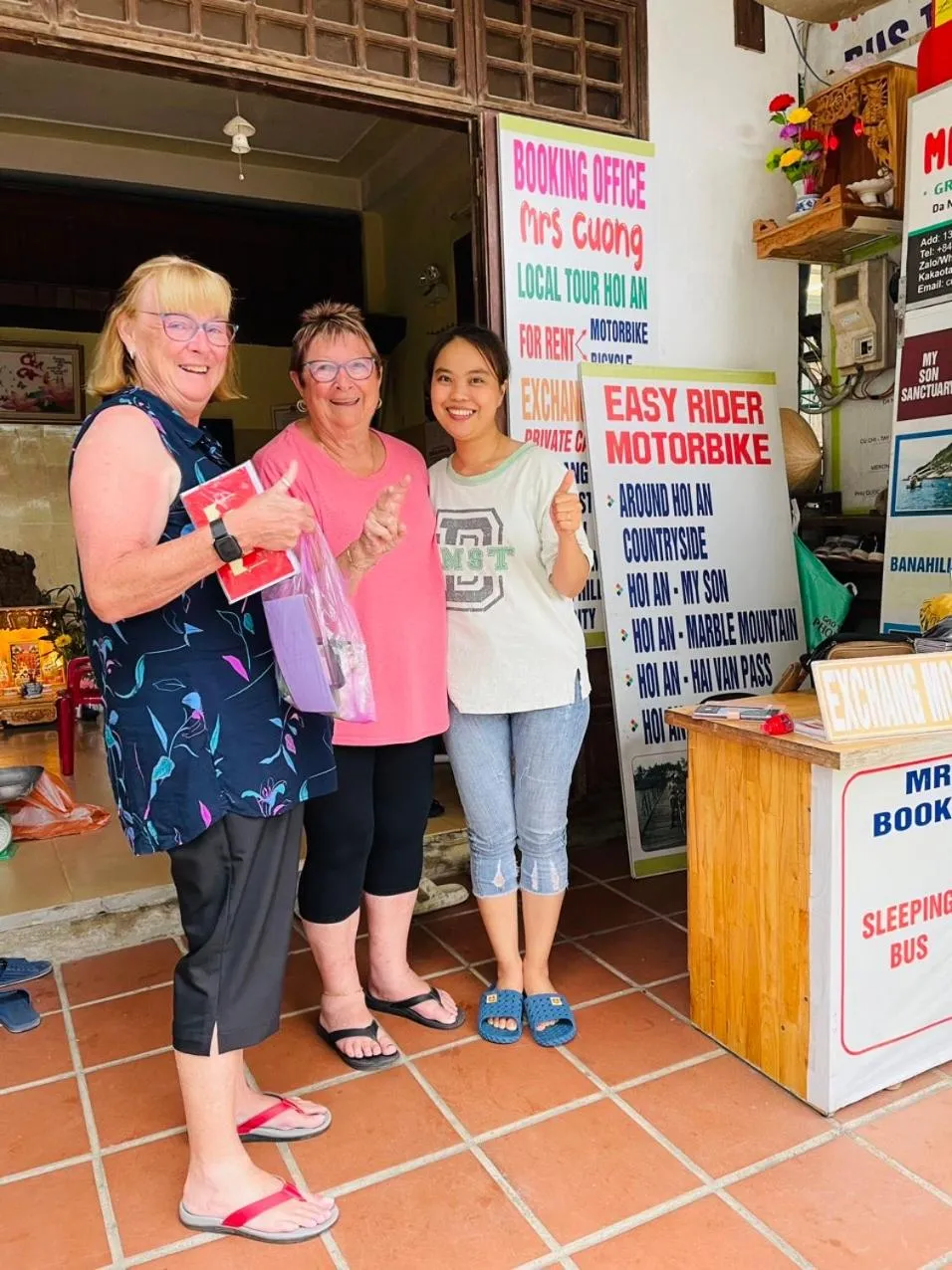 group of guests in Cuong Thinh Homestay