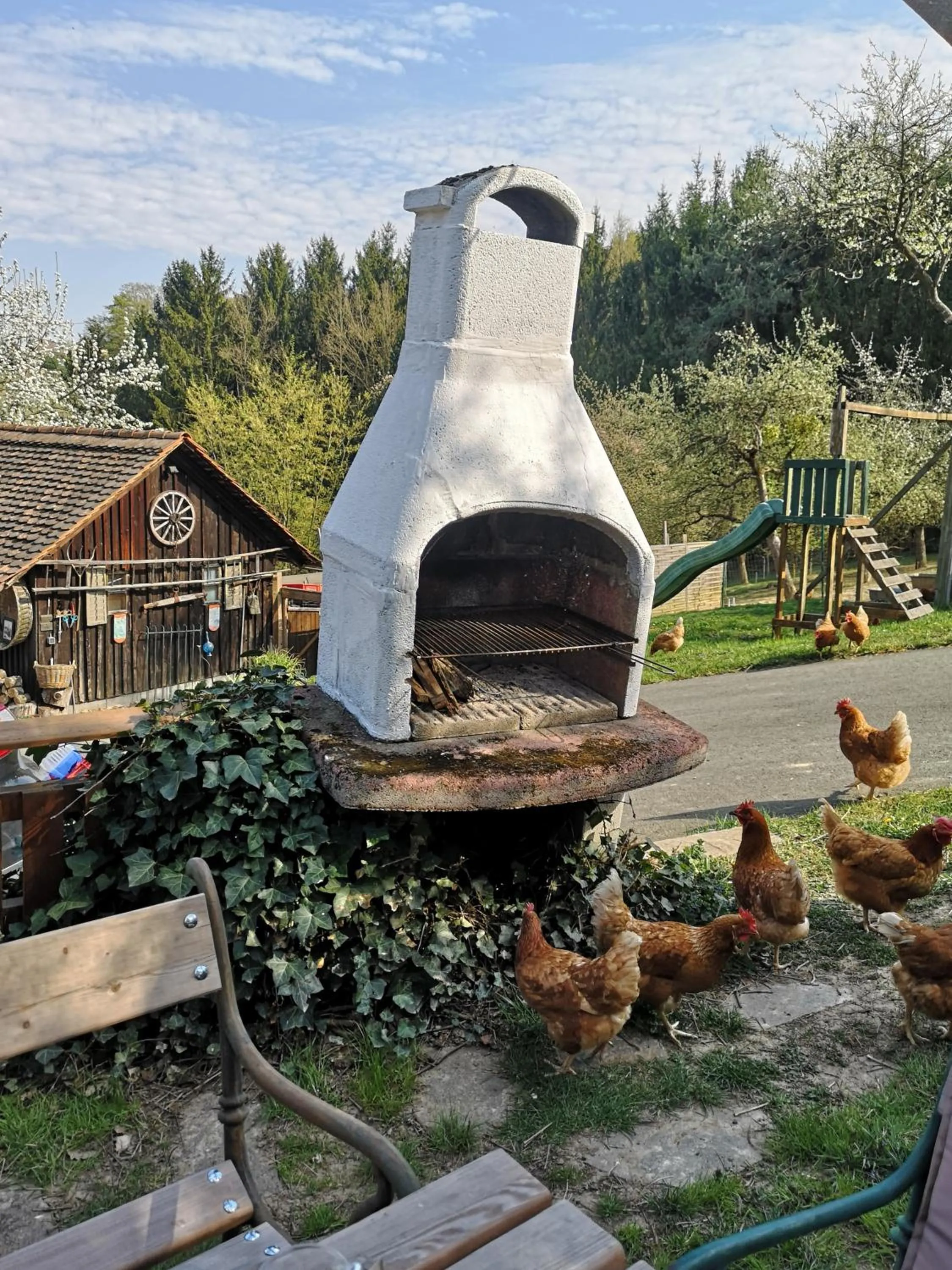 BBQ facilities in FerienAppartments Landhaus FühlDichWohl