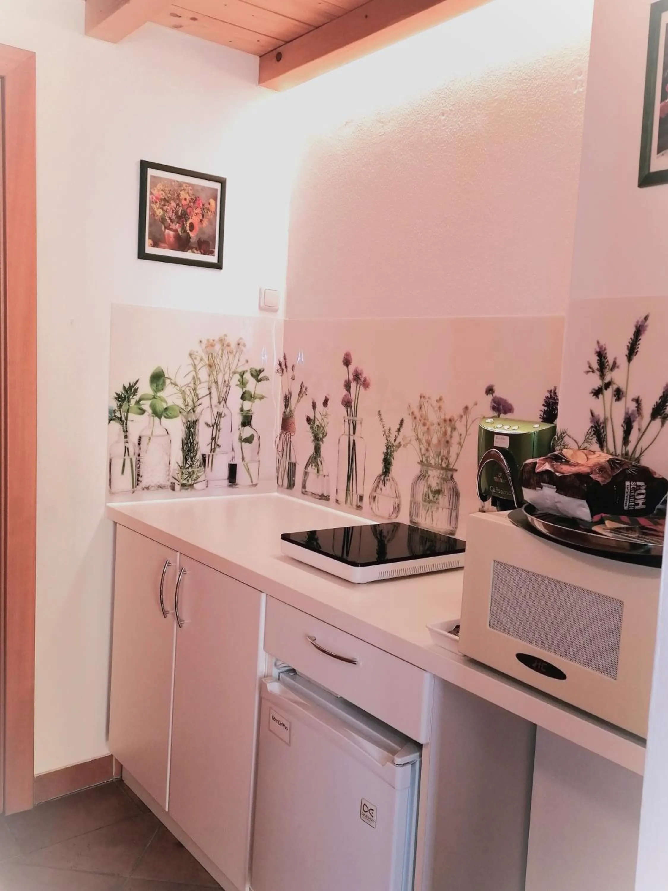Kitchen or kitchenette in FerienAppartments Landhaus FühlDichWohl