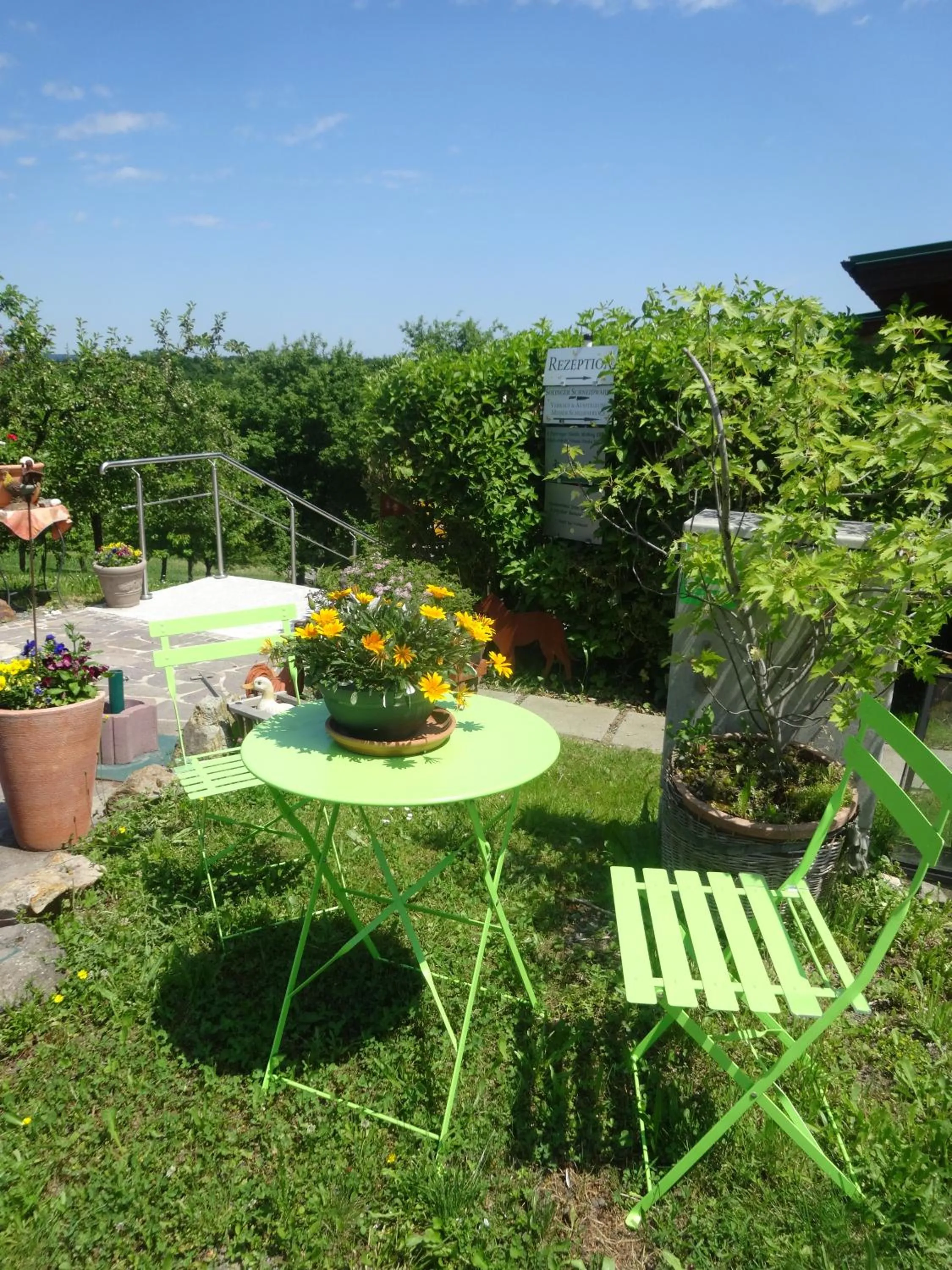 Garden view in FerienAppartments Landhaus FühlDichWohl