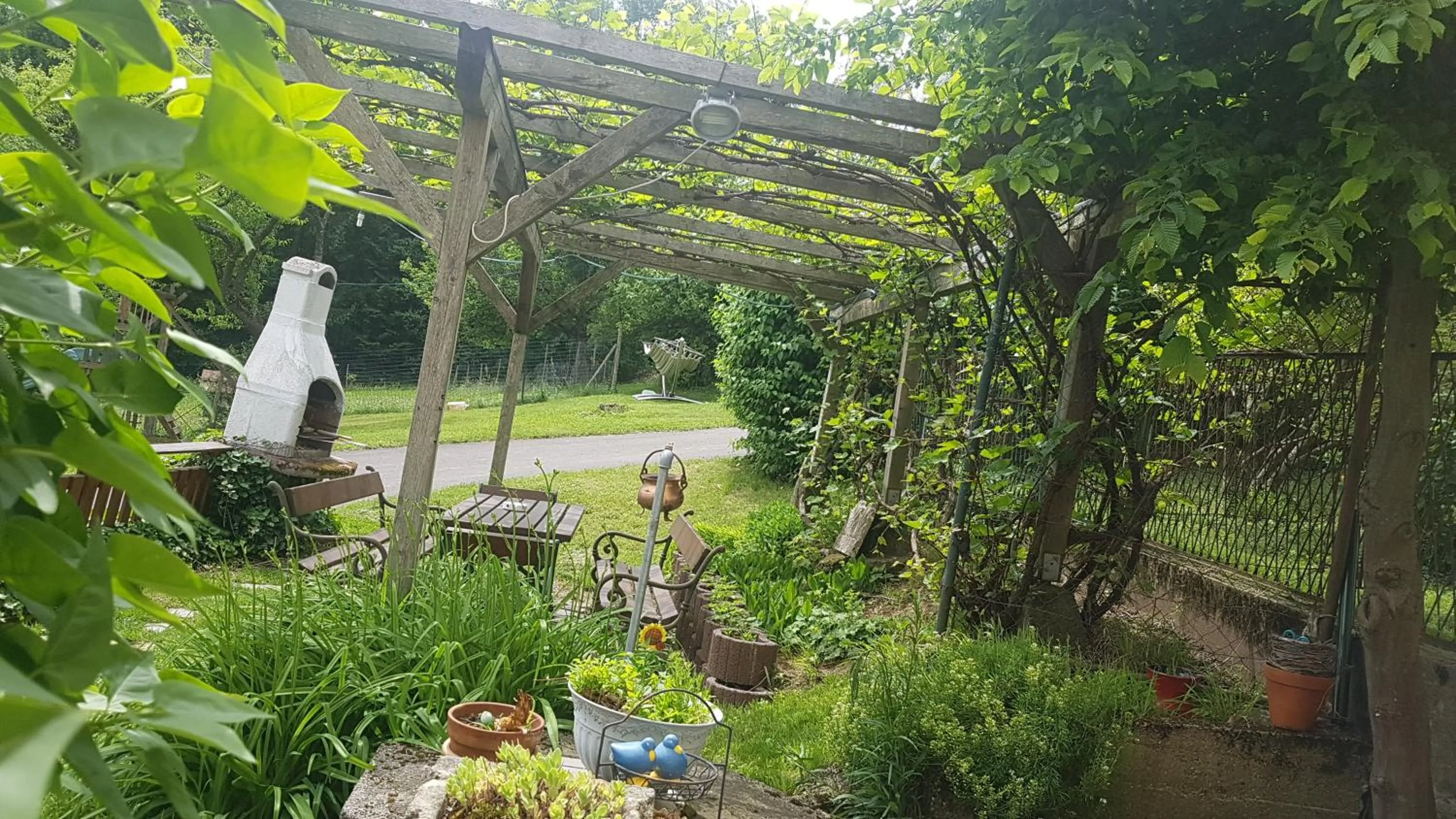 BBQ facilities in FerienAppartments Landhaus FühlDichWohl