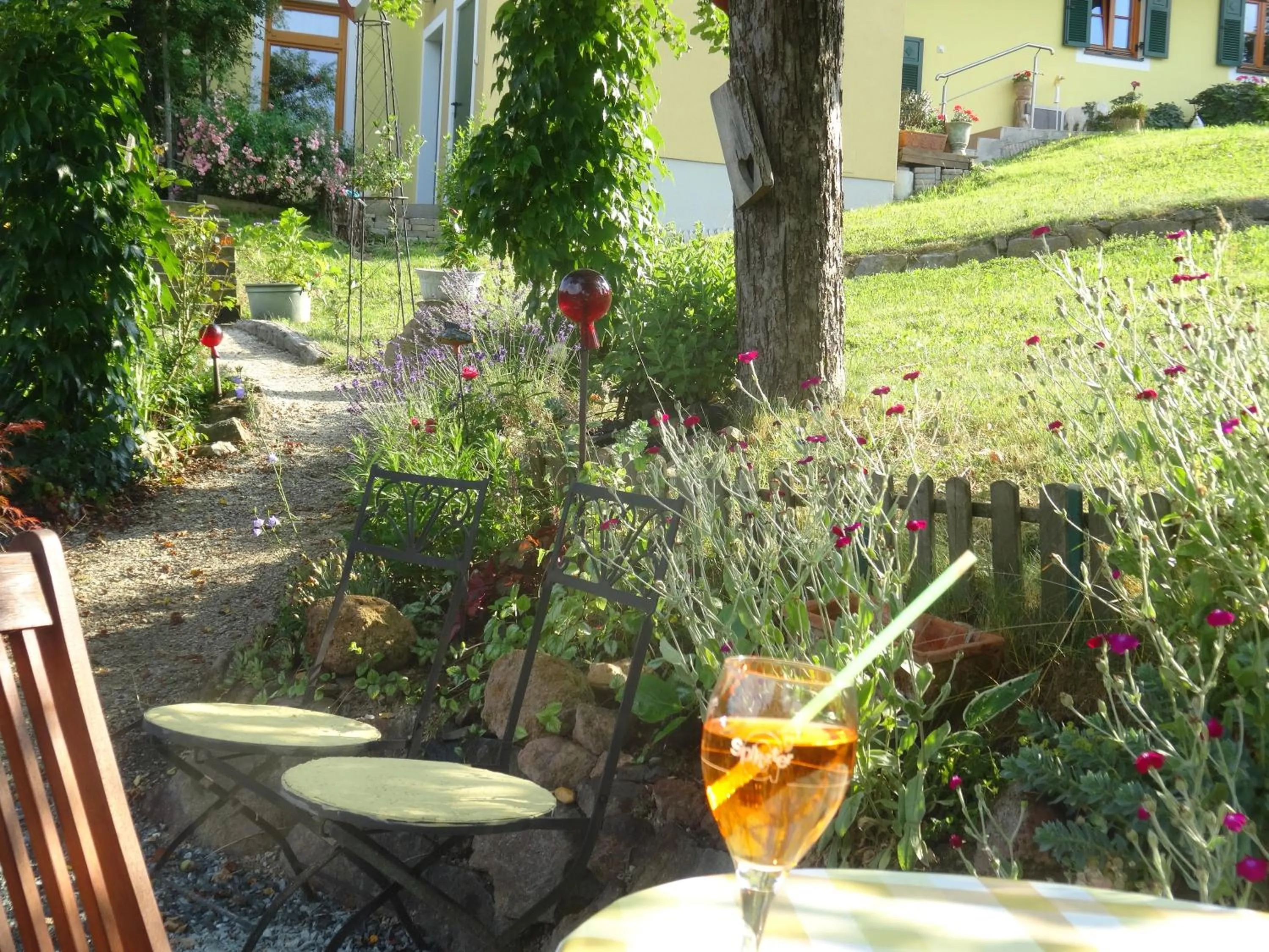 Garden in FerienAppartments Landhaus FühlDichWohl