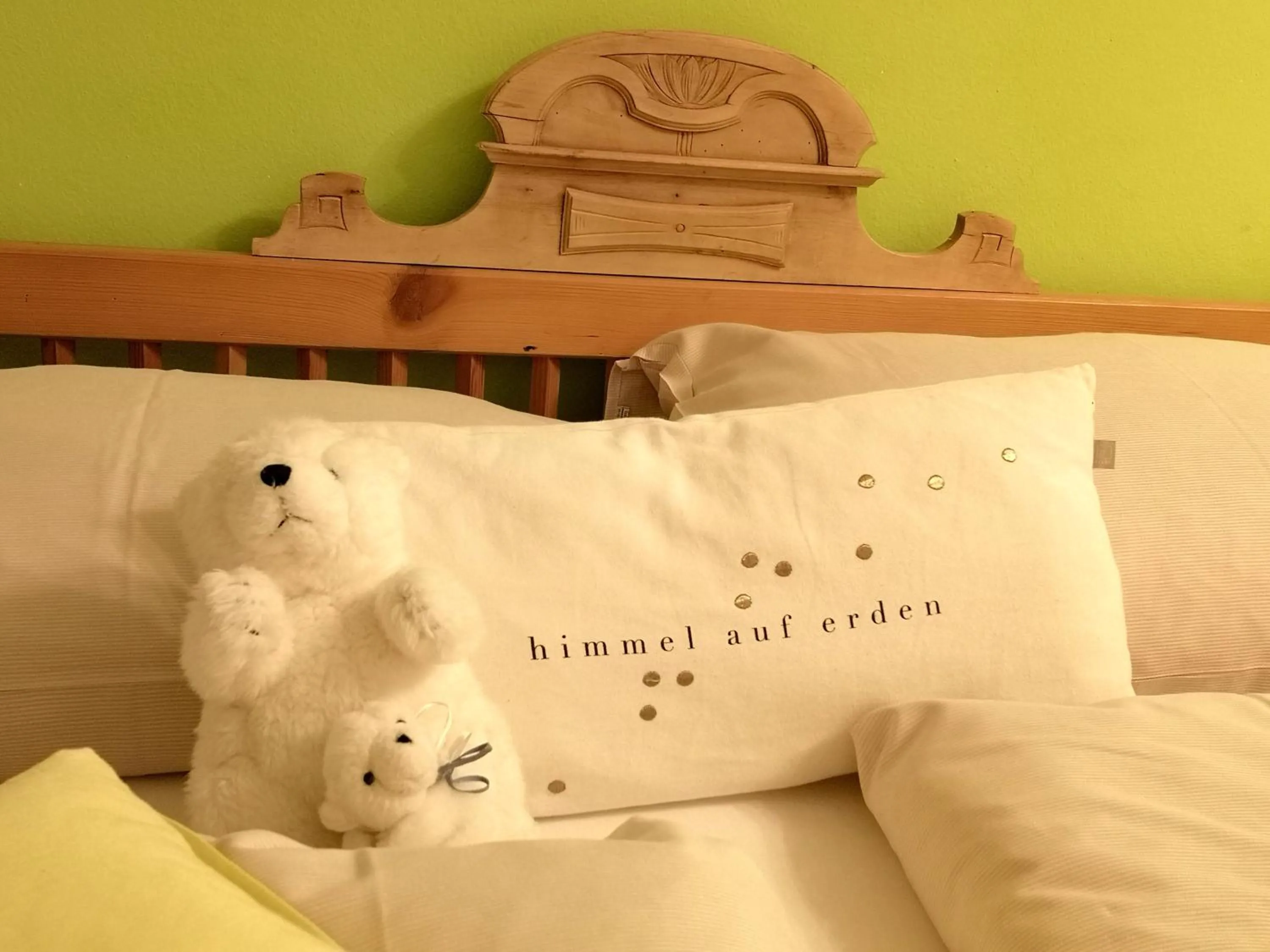 Bed in FerienAppartments Landhaus FühlDichWohl