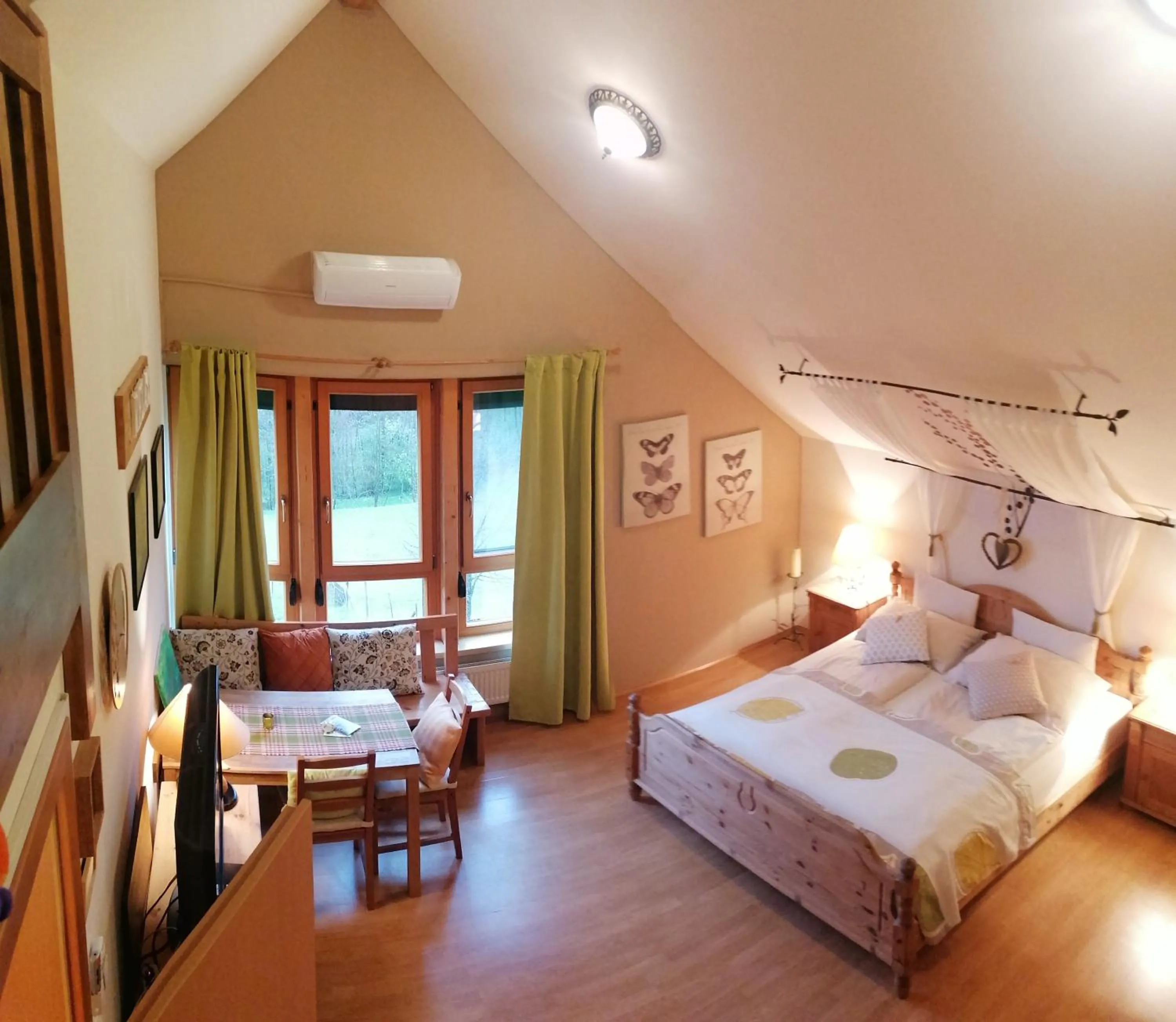 Bed in FerienAppartments Landhaus FühlDichWohl