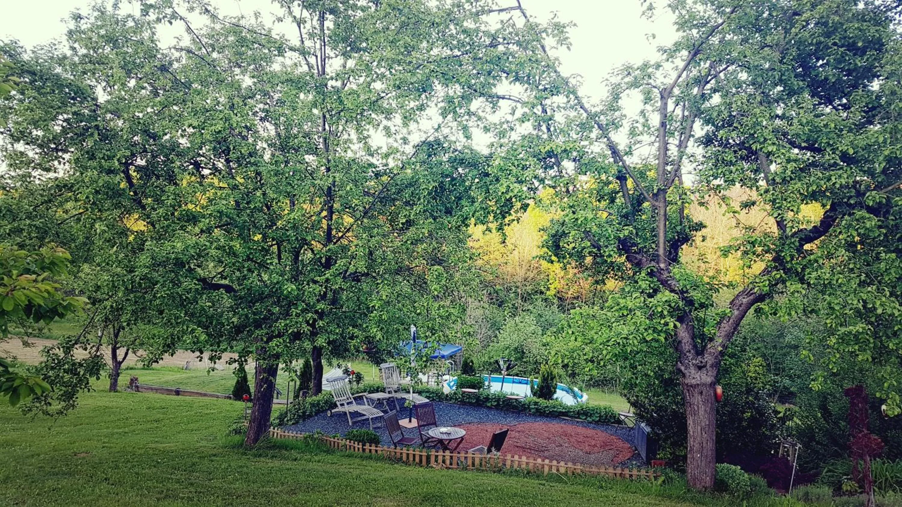 Garden in FerienAppartments Landhaus FühlDichWohl