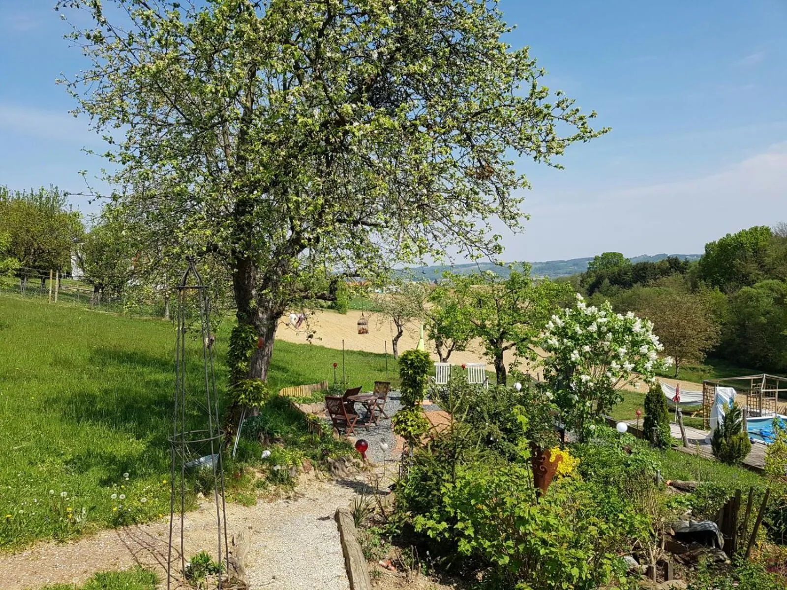 Garden view in FerienAppartments Landhaus FühlDichWohl