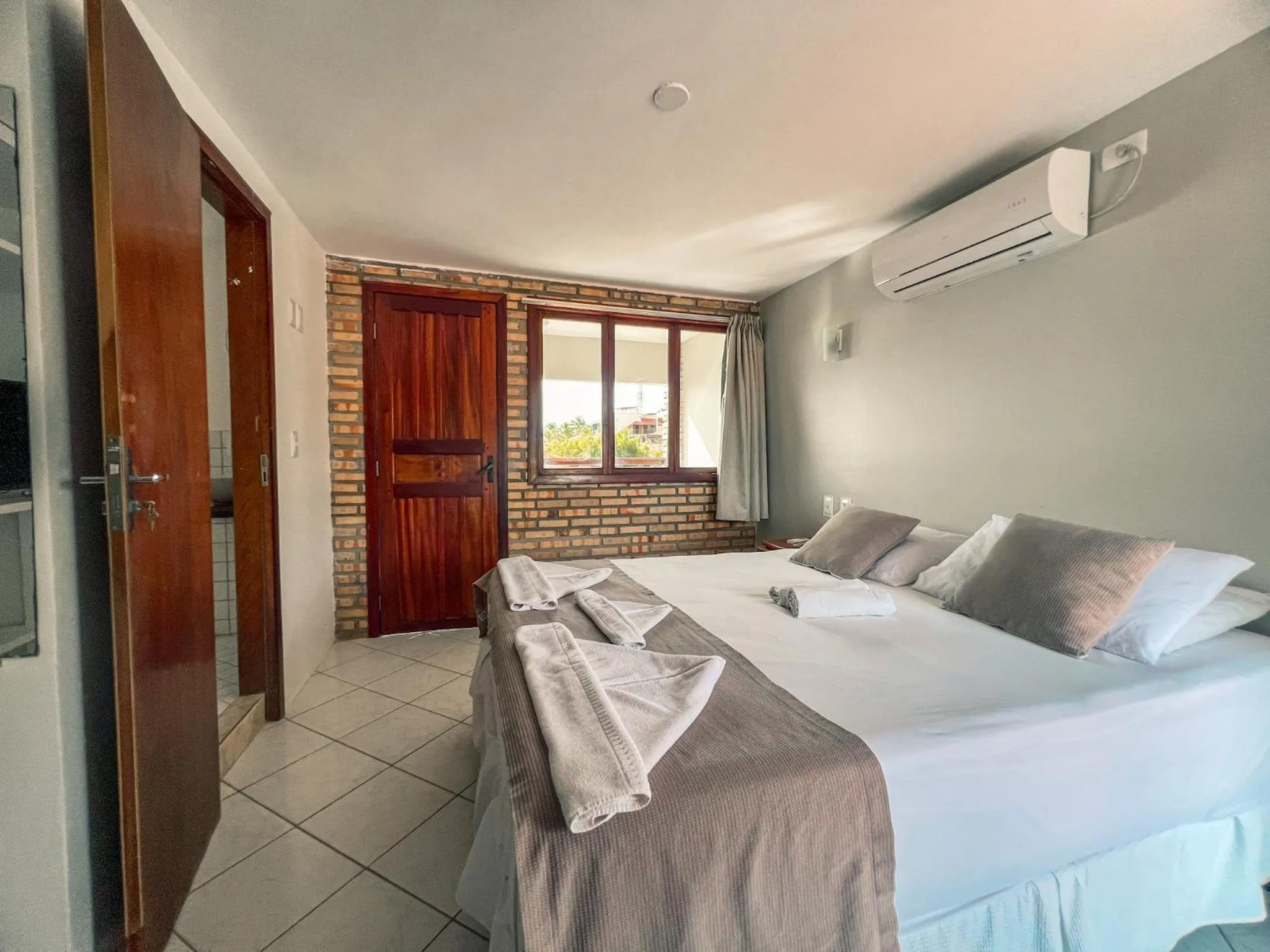 Bed in Falésia Praia Hotel