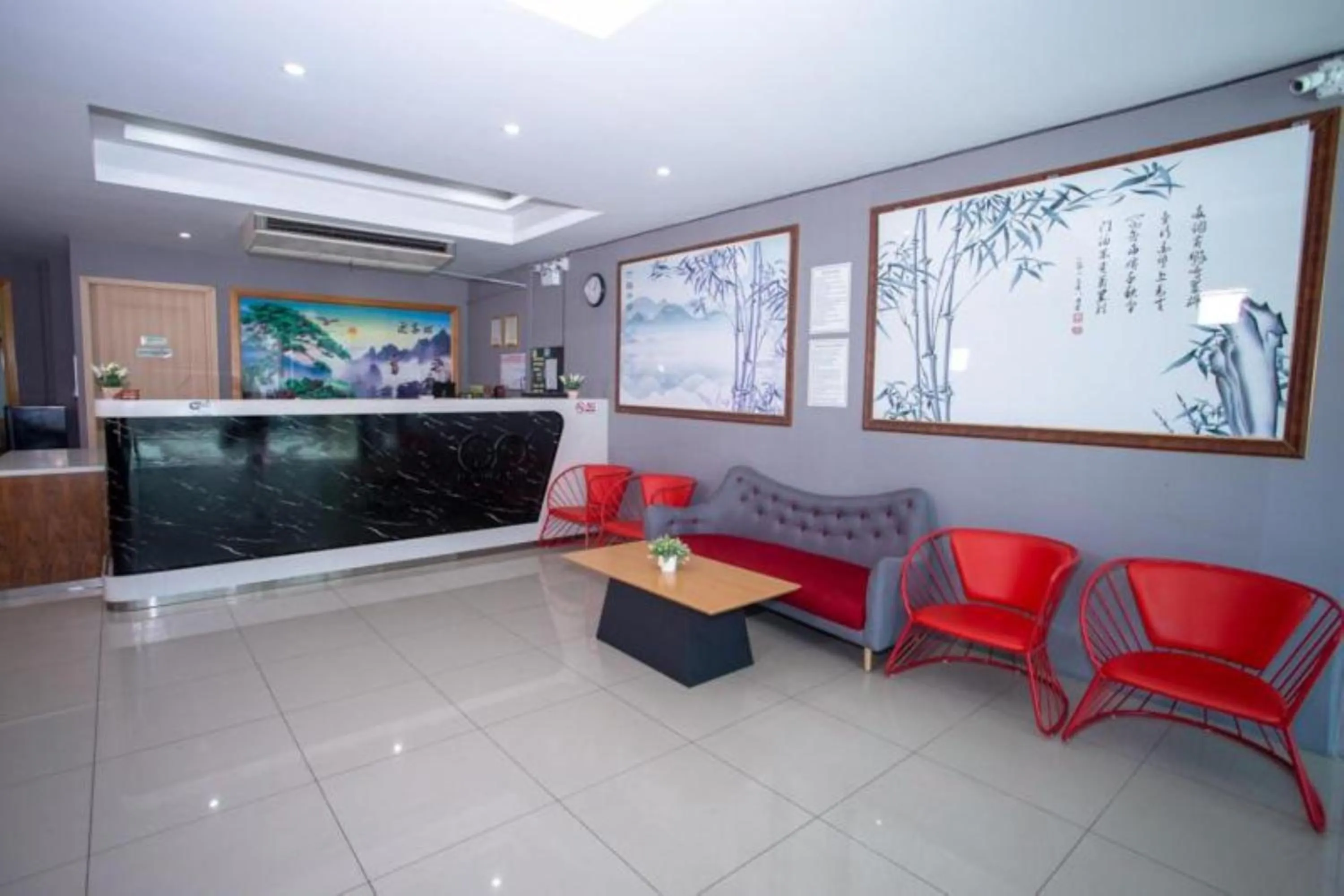 Lobby or reception in 99hotel