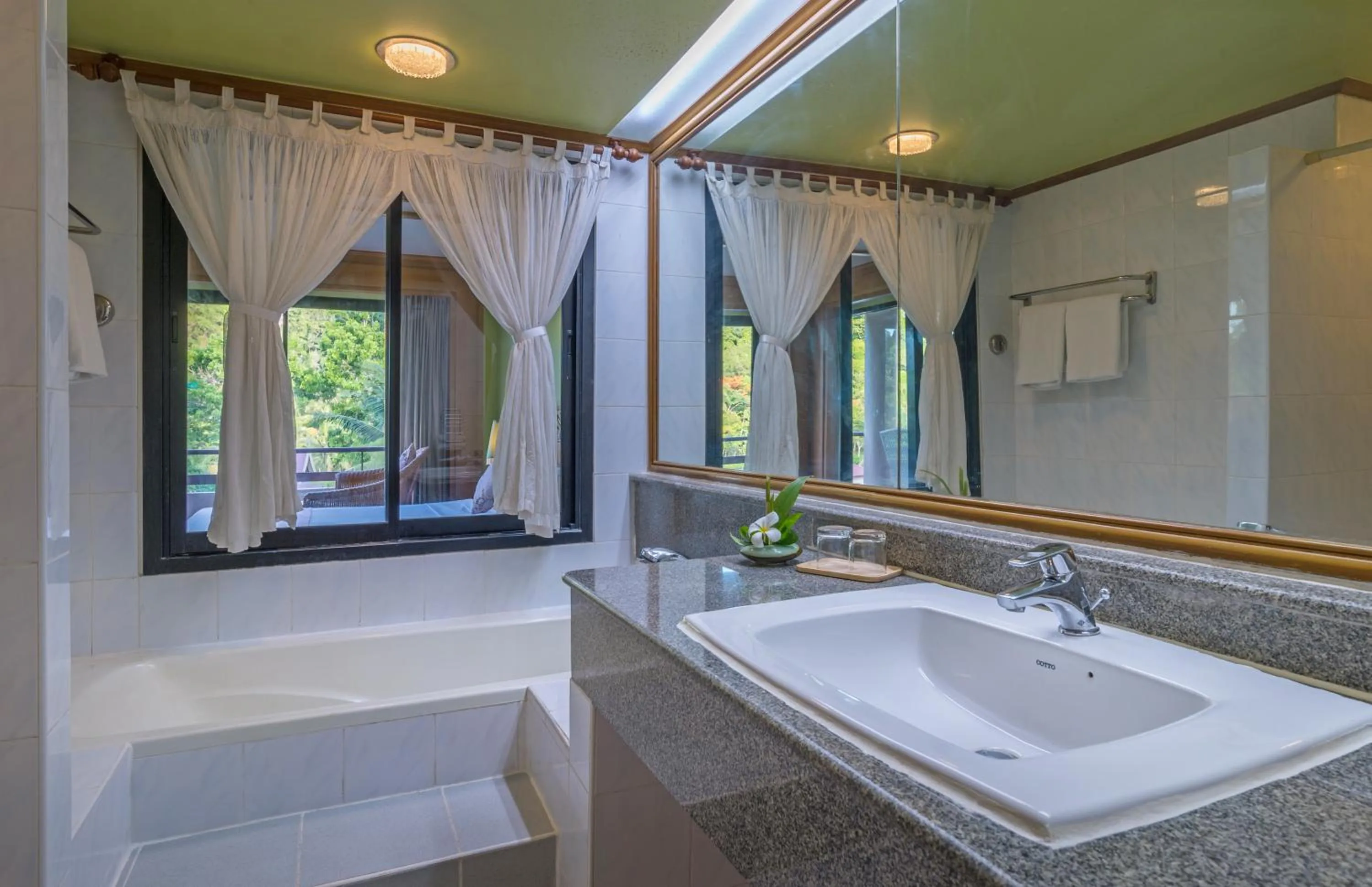 Bathroom in Maritime Park And Spa Resort