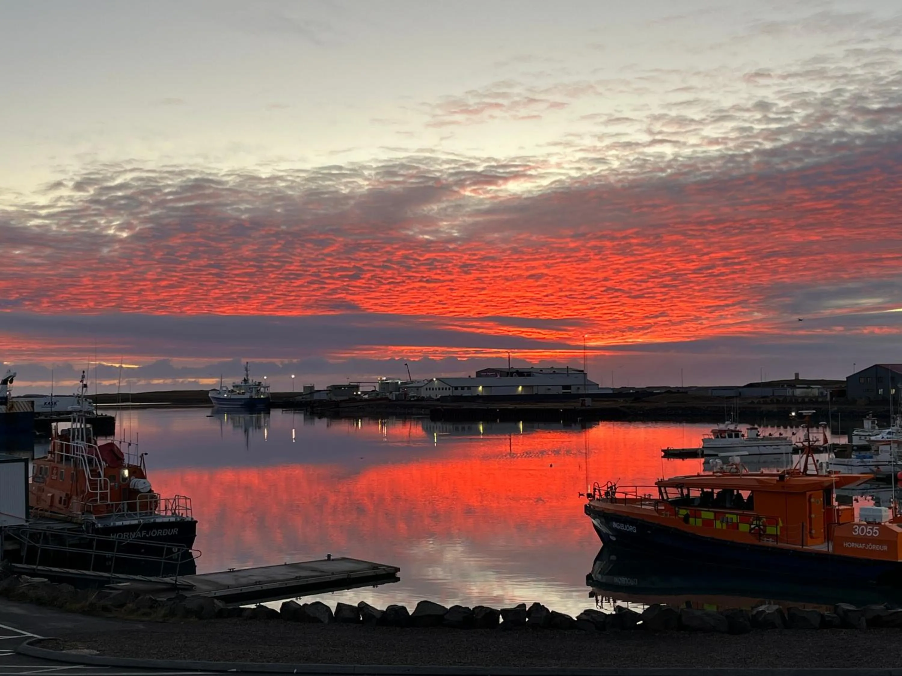 Natural landscape in Guesthouse Hvammur by the Harbour