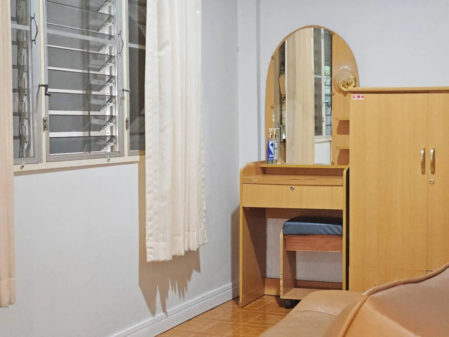 hair dresser in P.California Inter Hostel