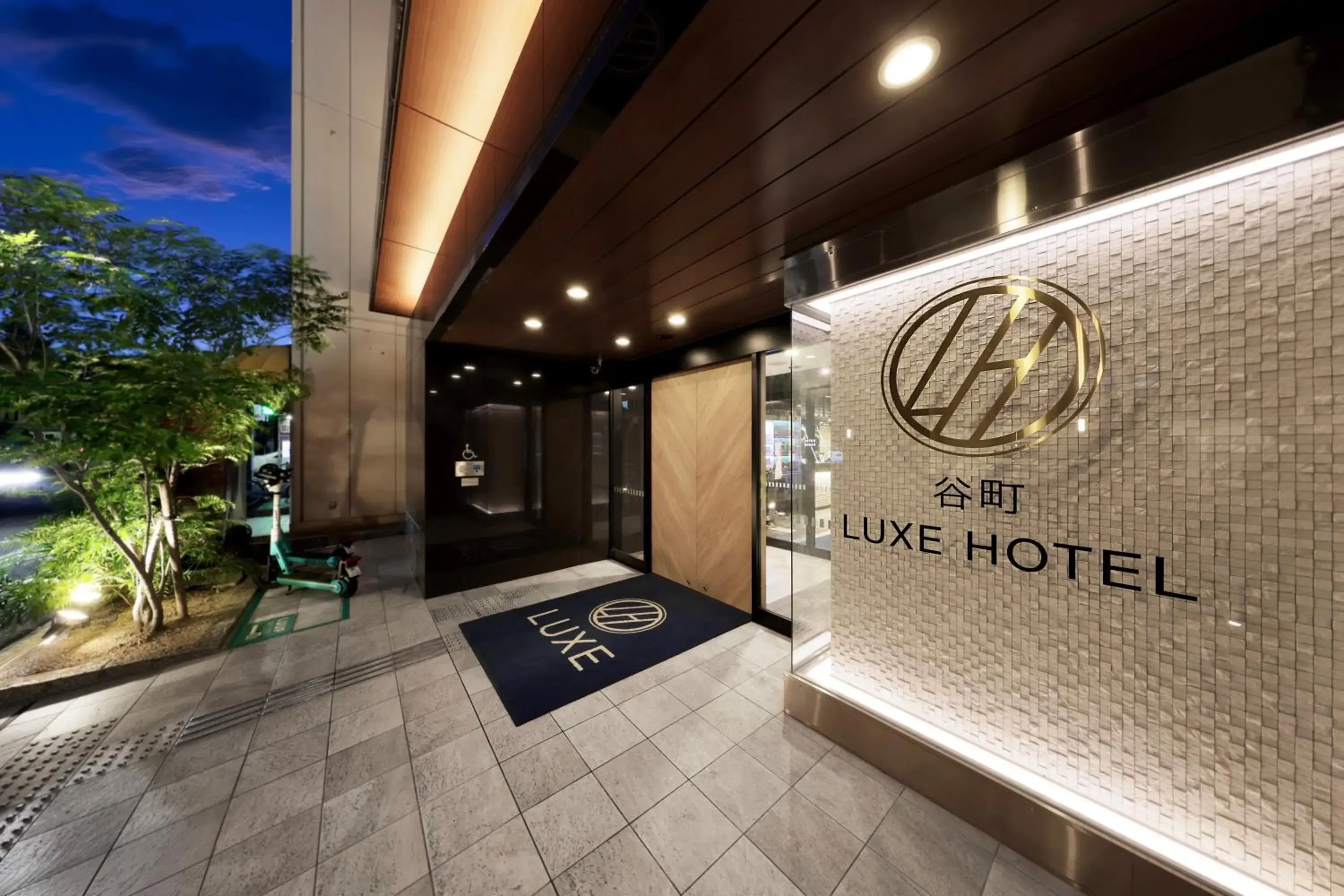 Property building in Tanimachi LUXE HOTEL Property building in Tanimachi LUXE HOTEL