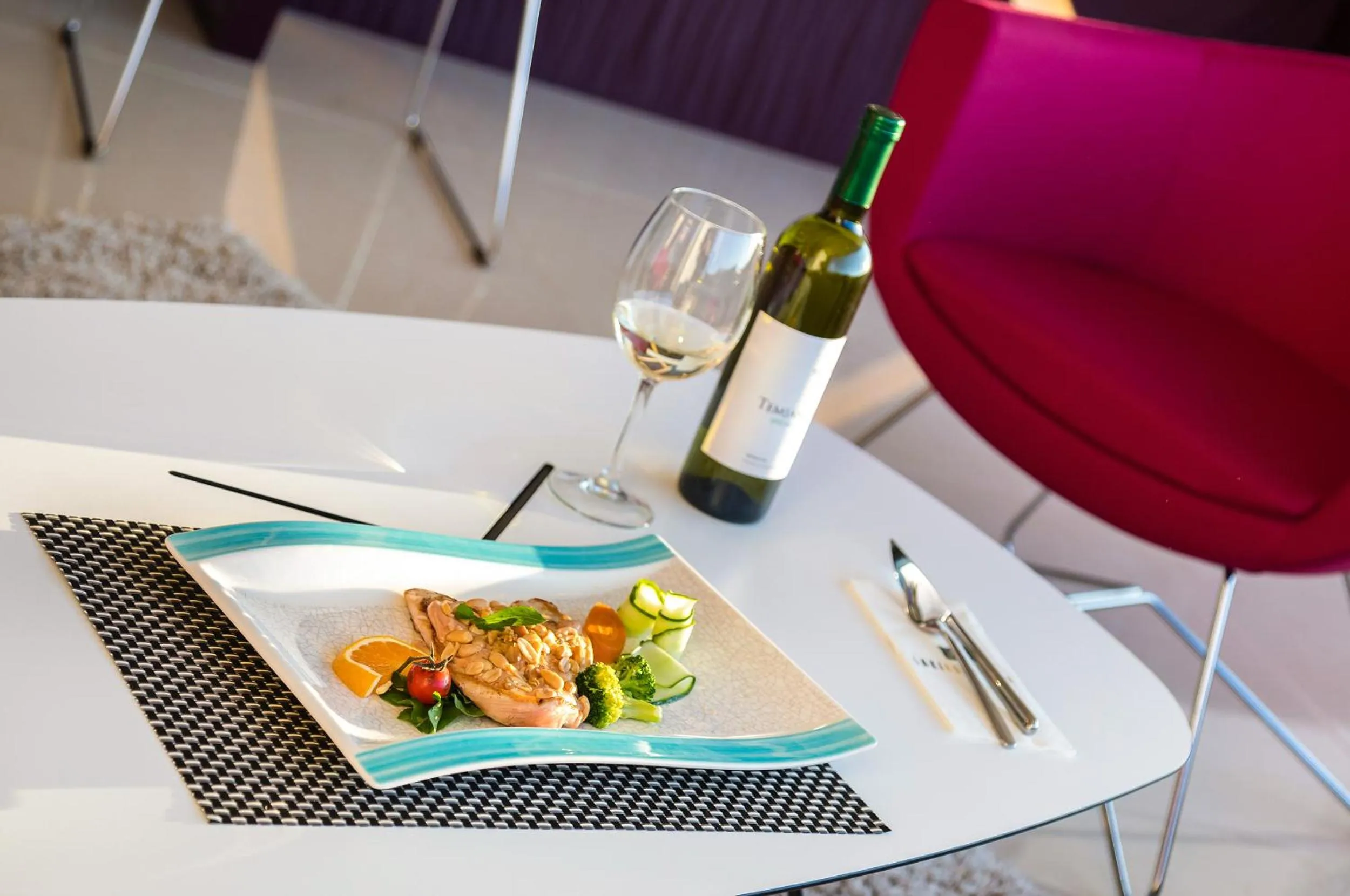 Food and drinks in Laki Hotel & Spa