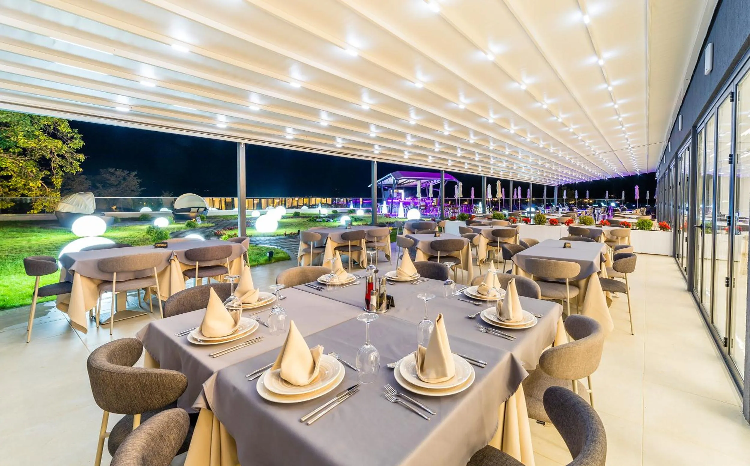 Restaurant/places to eat in Laki Hotel & Spa