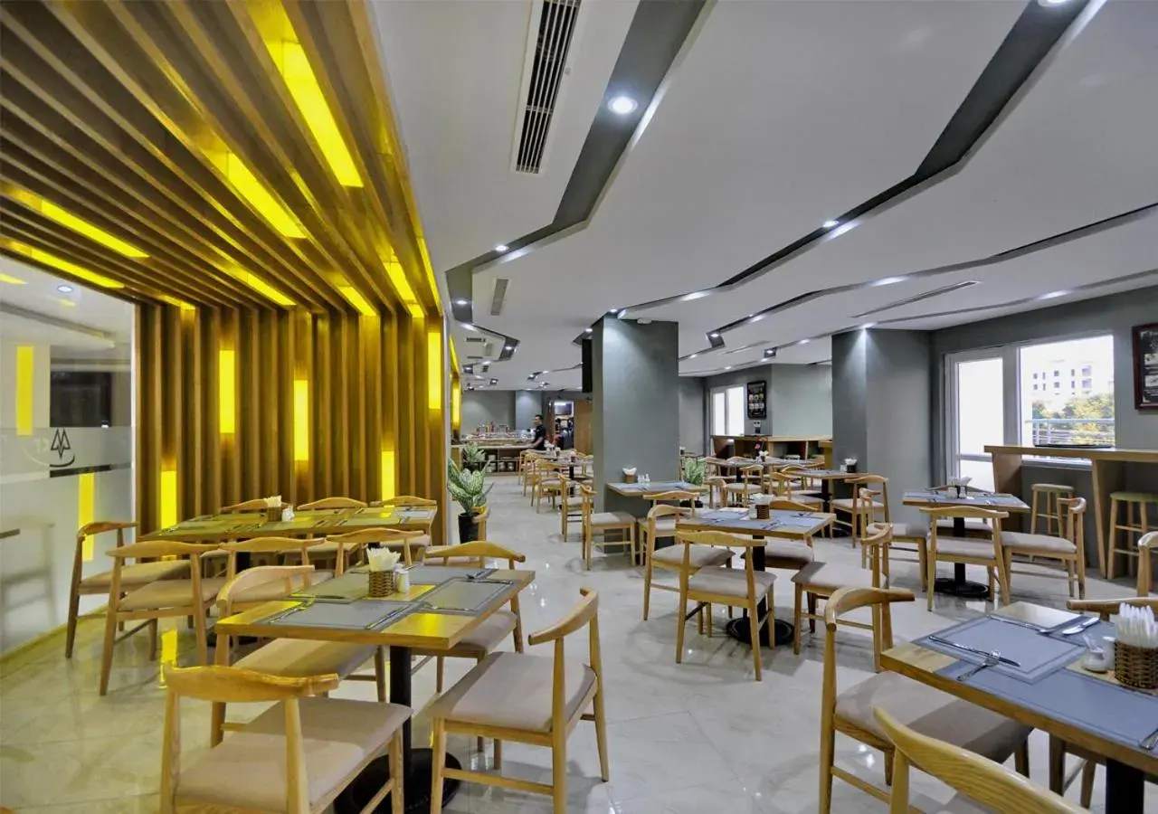 Restaurant/places to eat in The MCR Luxury Nha Trang Restaurant/places to eat in The MCR Luxury Nha Trang