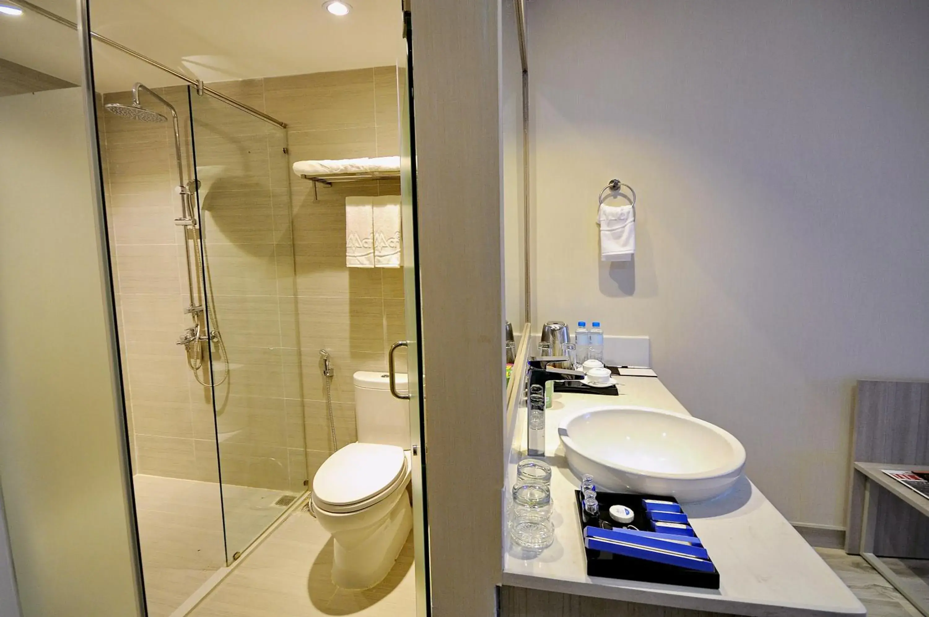 Deluxe Double or Twin Room in The MCR Luxury Nha Trang Deluxe Double or Twin Room in The MCR Luxury Nha Trang