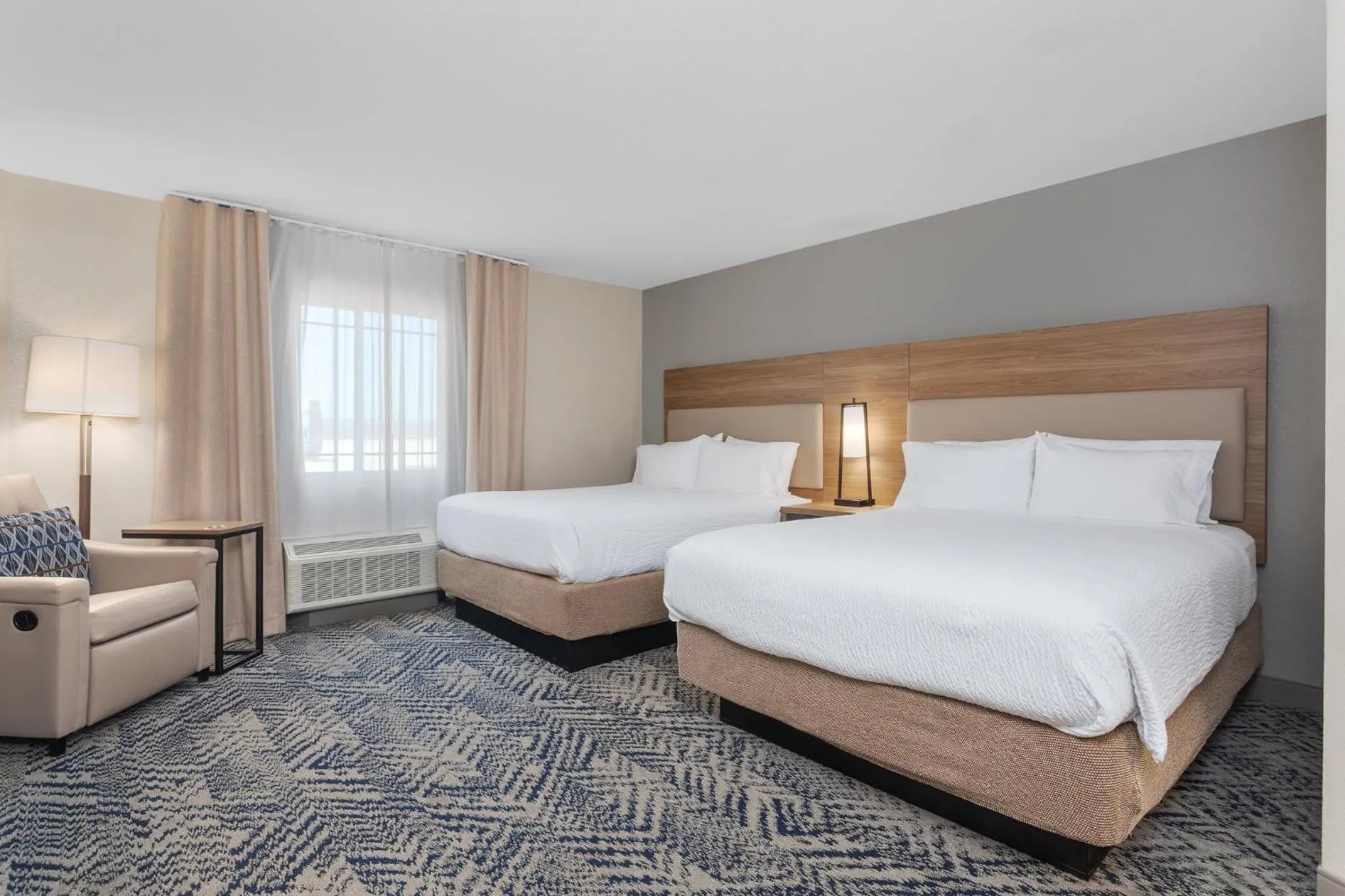 Photo of the whole room, Bed in Candlewood Suites La Crosse by IHG