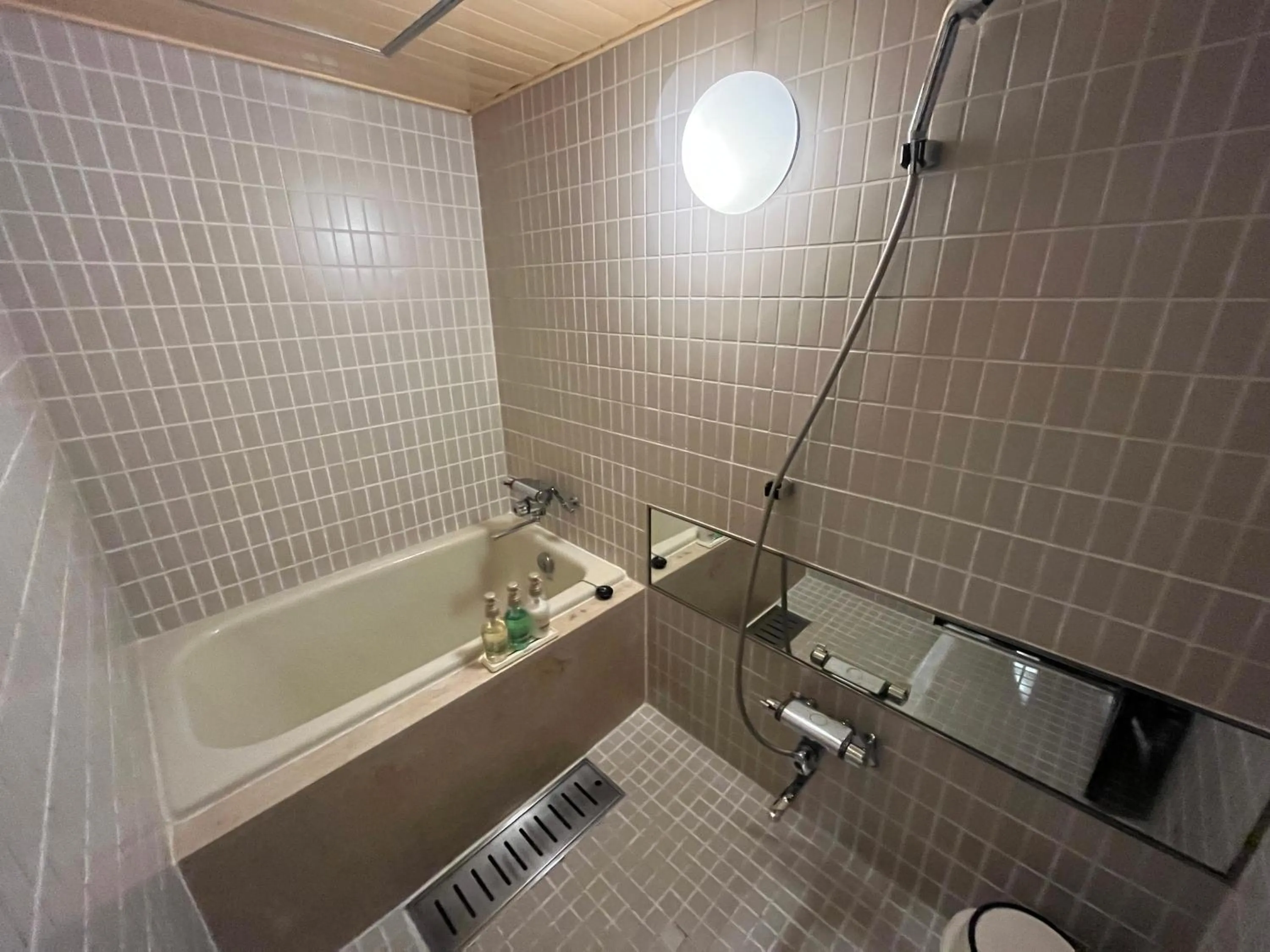 Bathroom in Jasmac Plaza Hotel