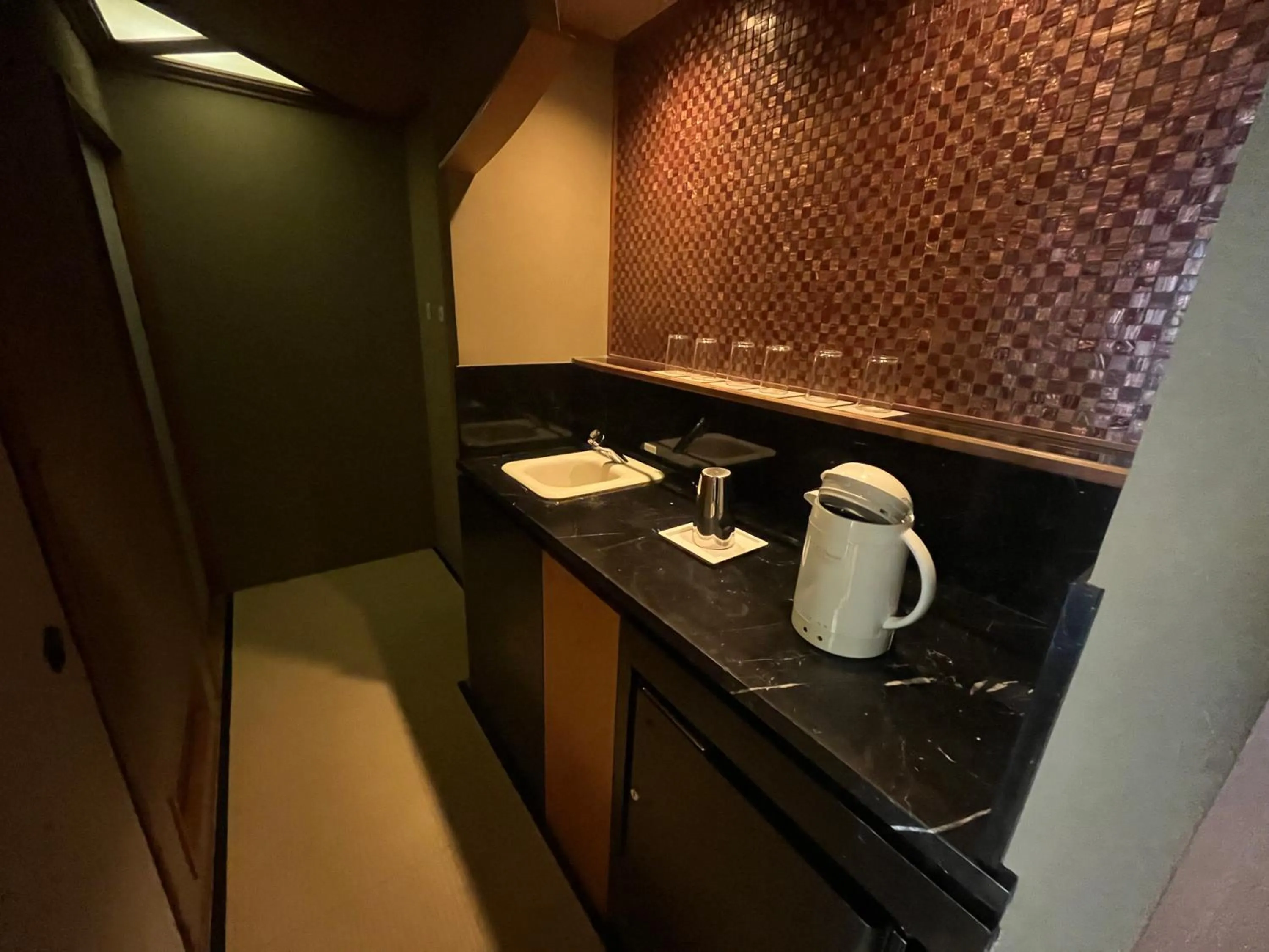 Coffee/tea facilities in Jasmac Plaza Hotel