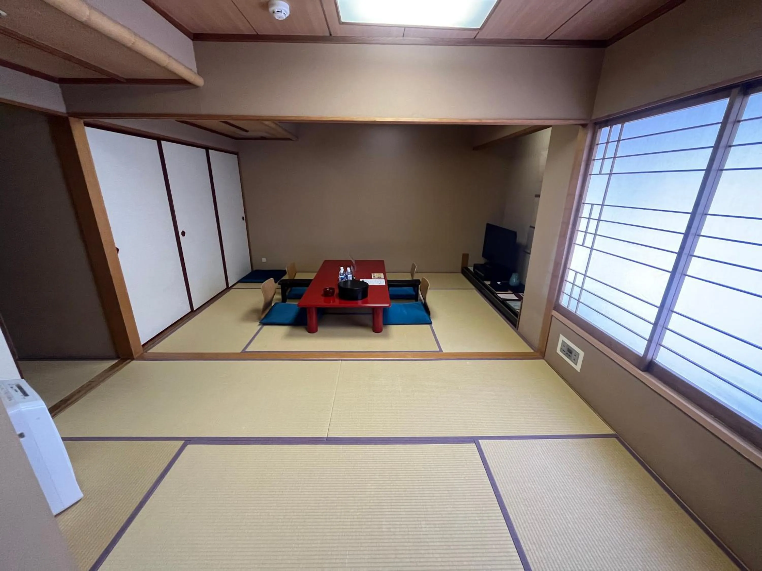 Living room in Jasmac Plaza Hotel