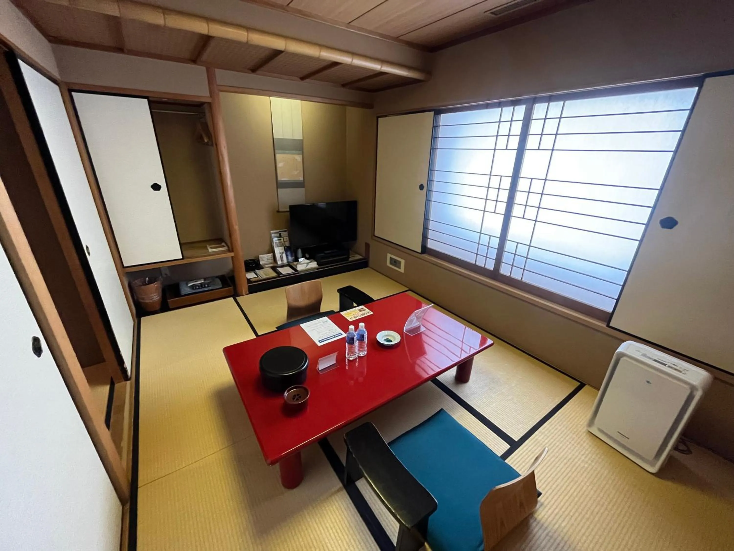 Living room in Jasmac Plaza Hotel