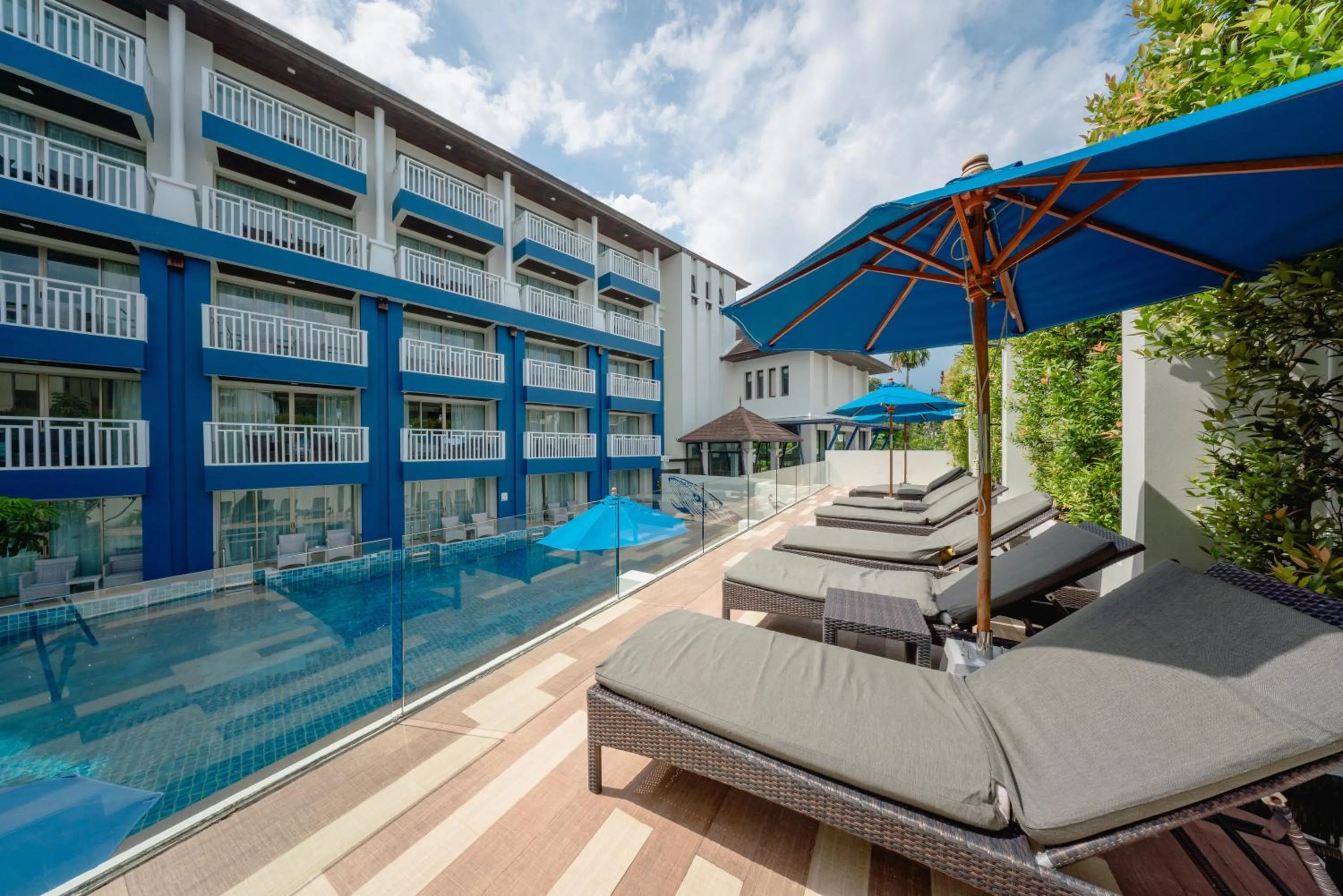Swimming pool in Blue Tara Hotel Krabi Ao Nang