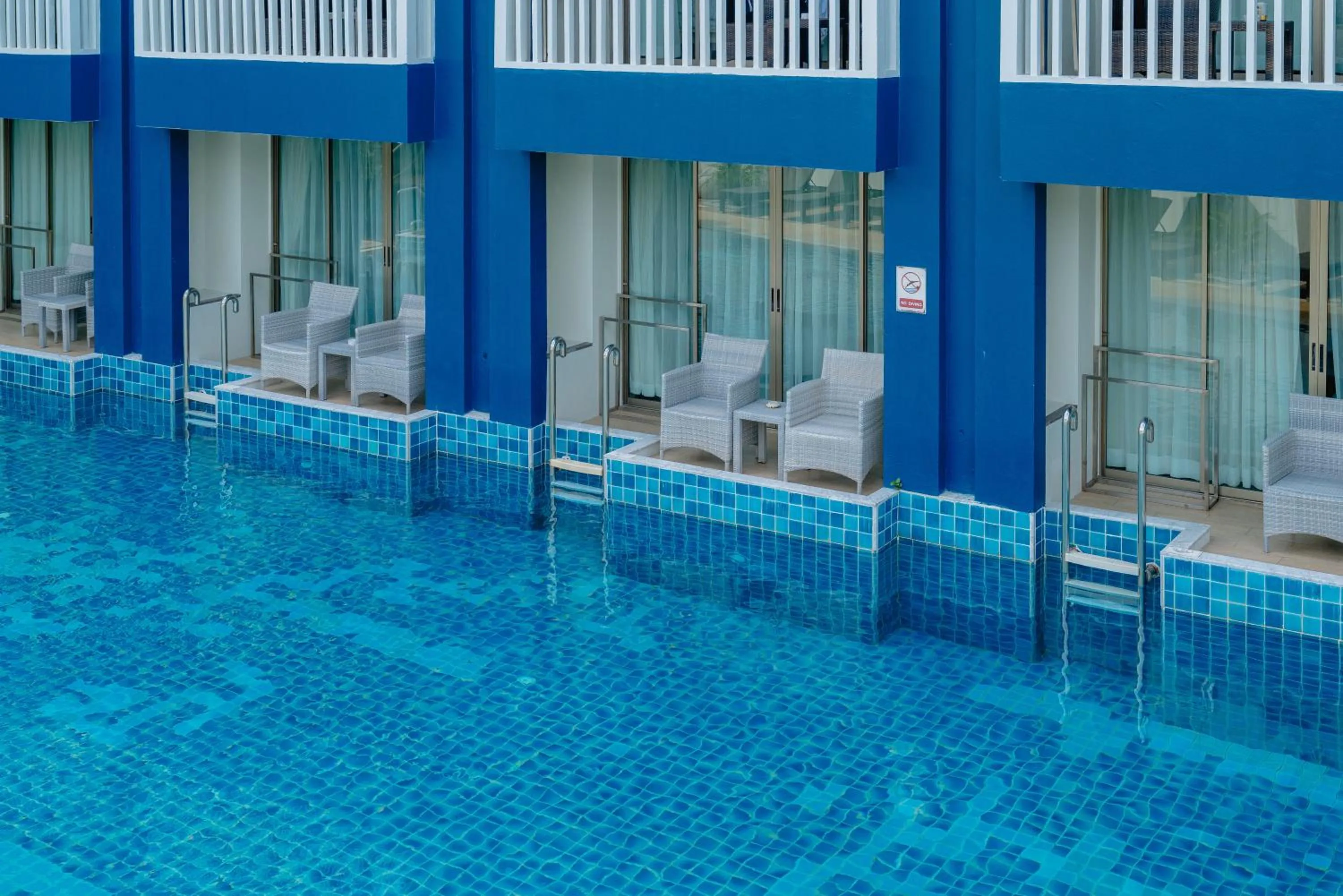 Swimming pool in Blue Tara Hotel Krabi Ao Nang