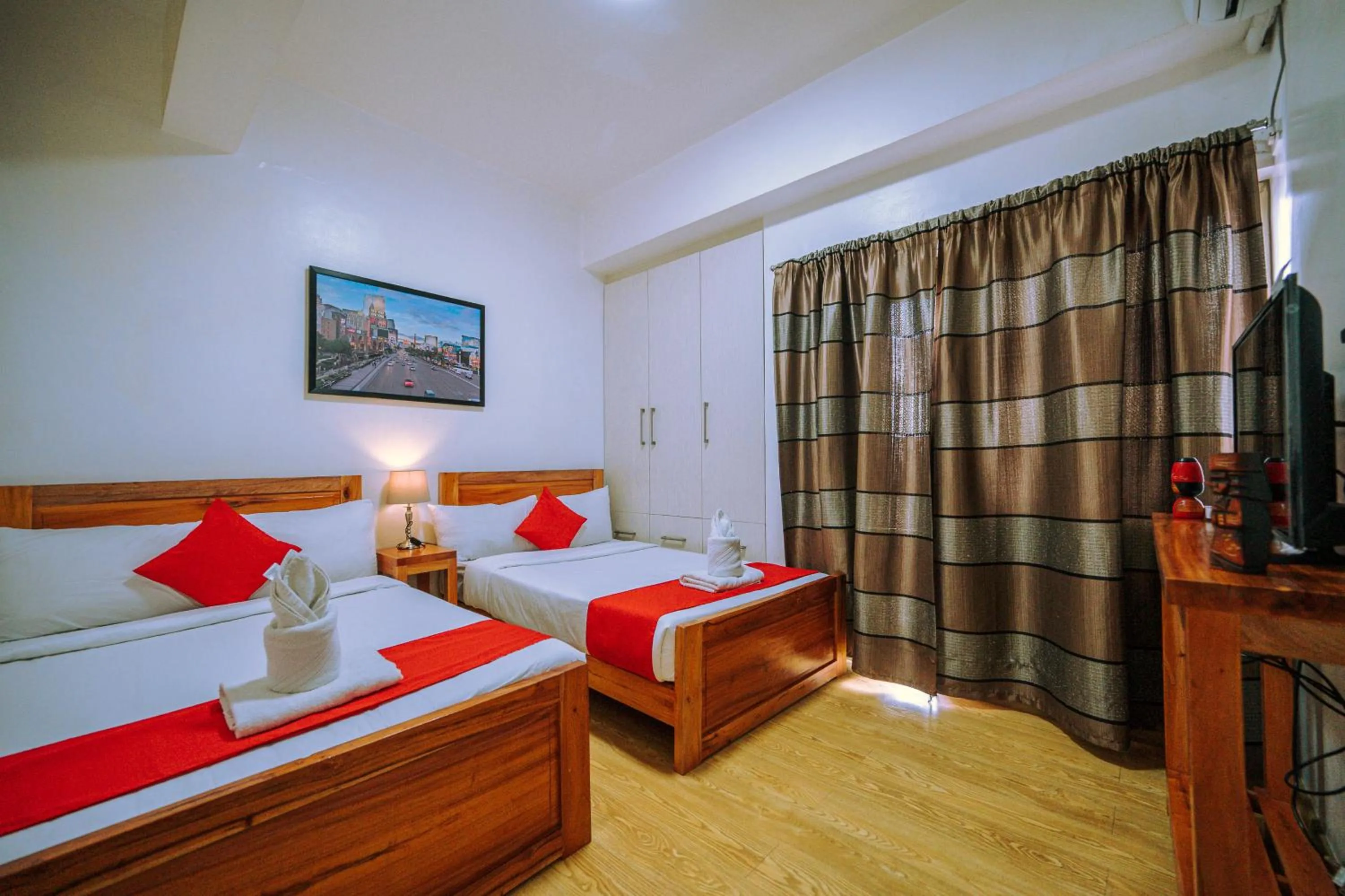 Two-Bedroom Apartment in Cedar Peak Condo - Close to Session Road City Center