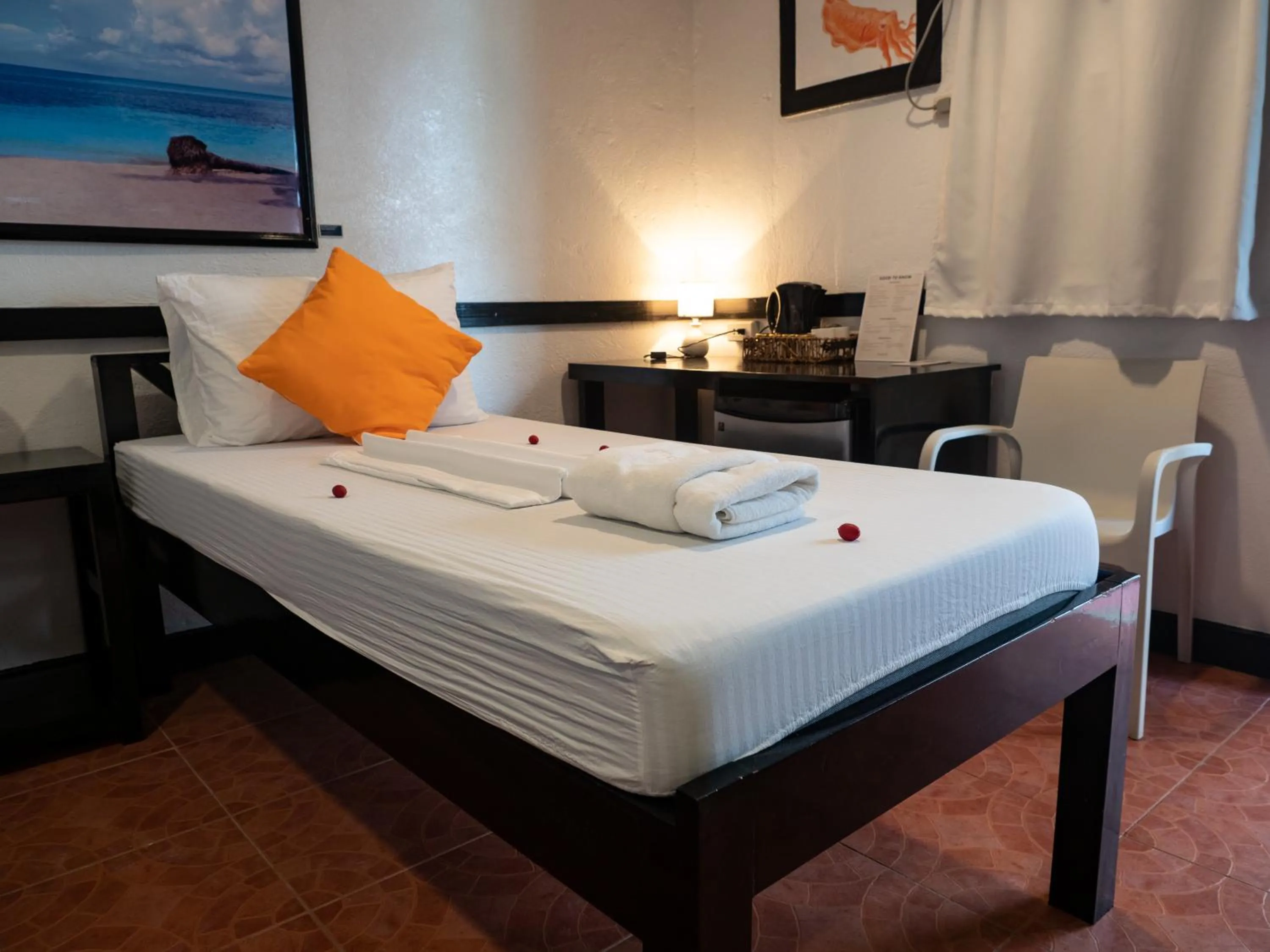 Bed in Hippocampus Beach Resort
