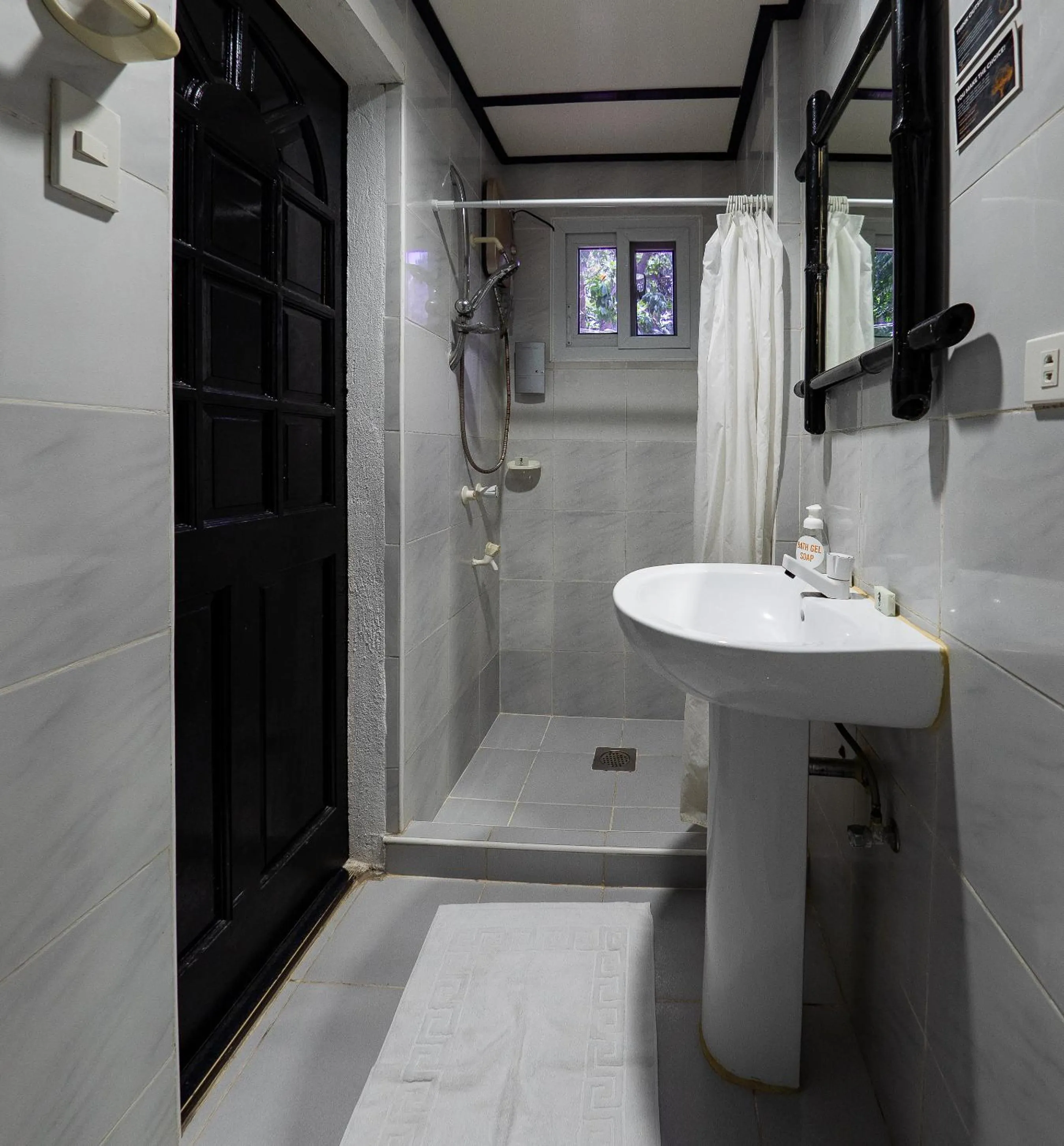 Bathroom in Hippocampus Beach Resort