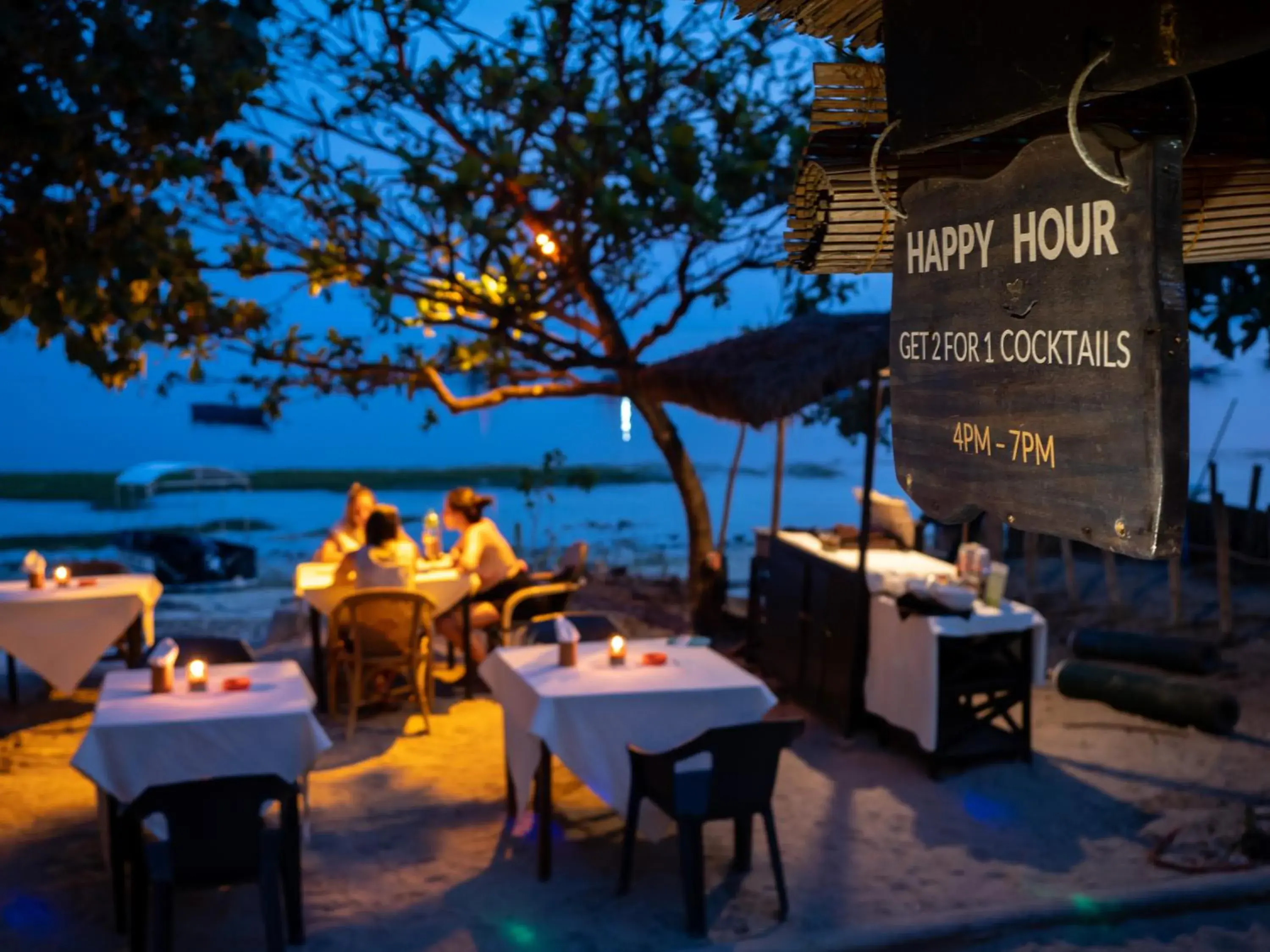 Restaurant/places to eat in Hippocampus Beach Resort Restaurant/places to eat in Hippocampus Beach Resort