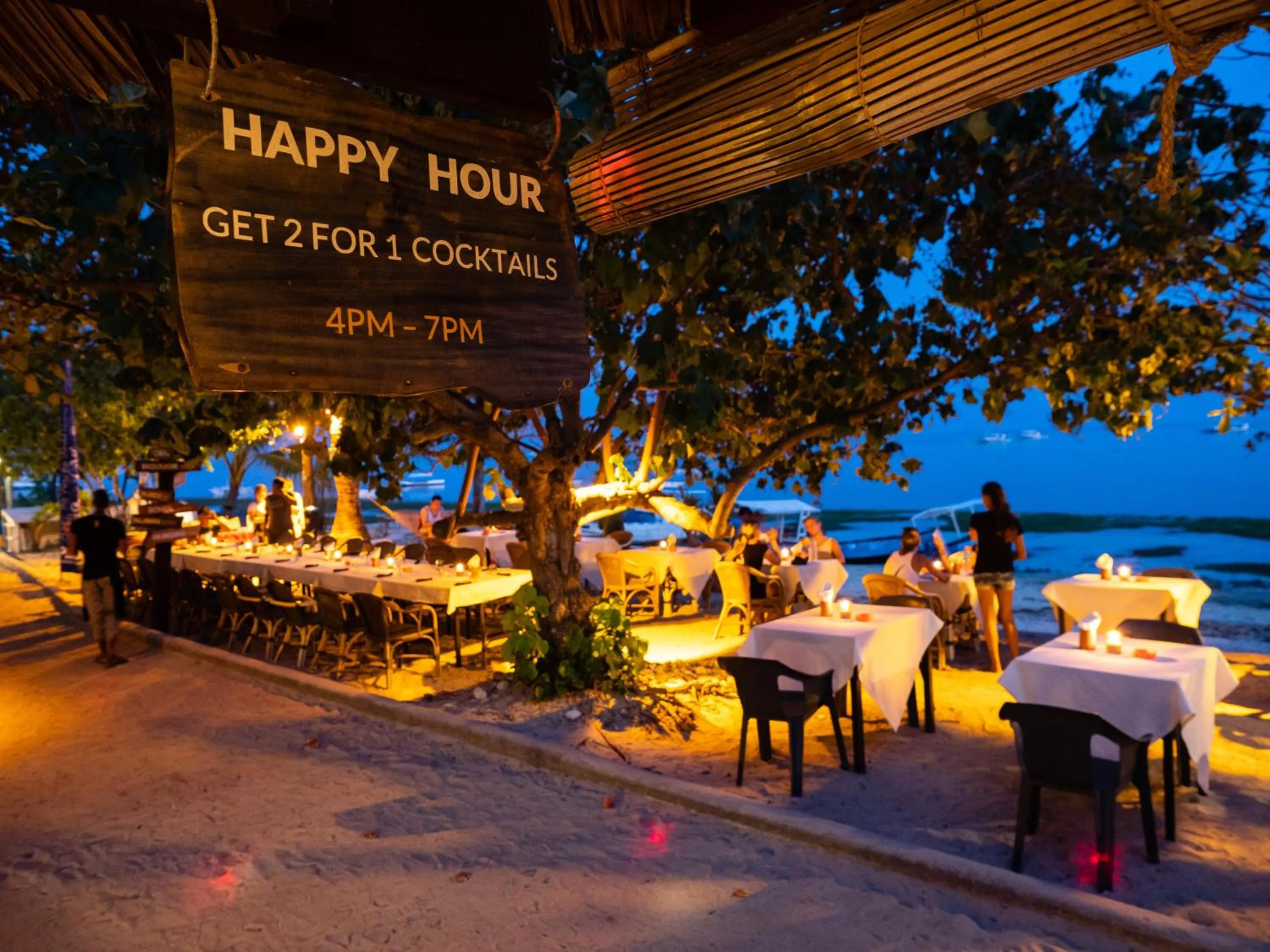 Restaurant/places to eat in Hippocampus Beach Resort