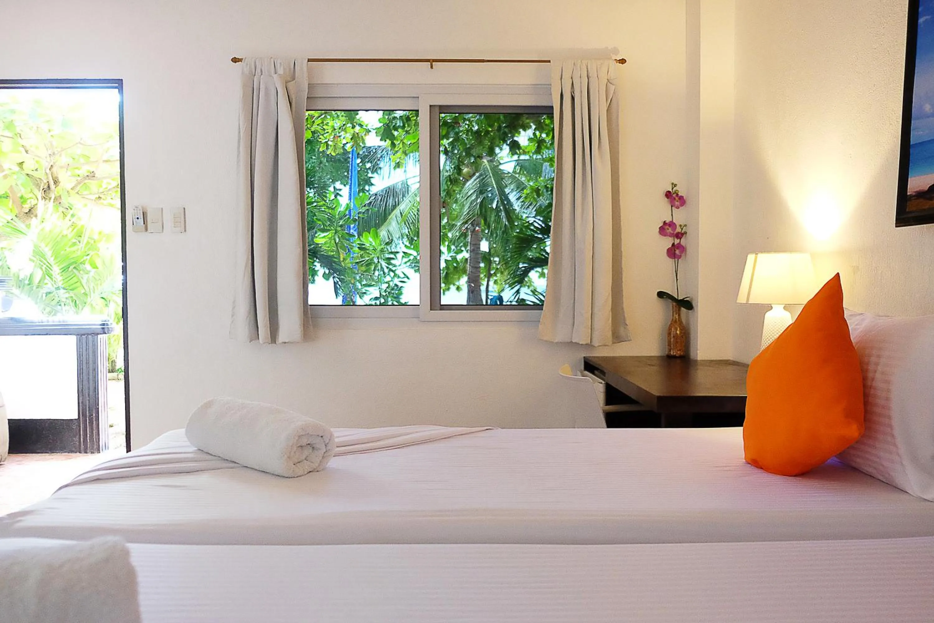 Bed in Hippocampus Beach Resort