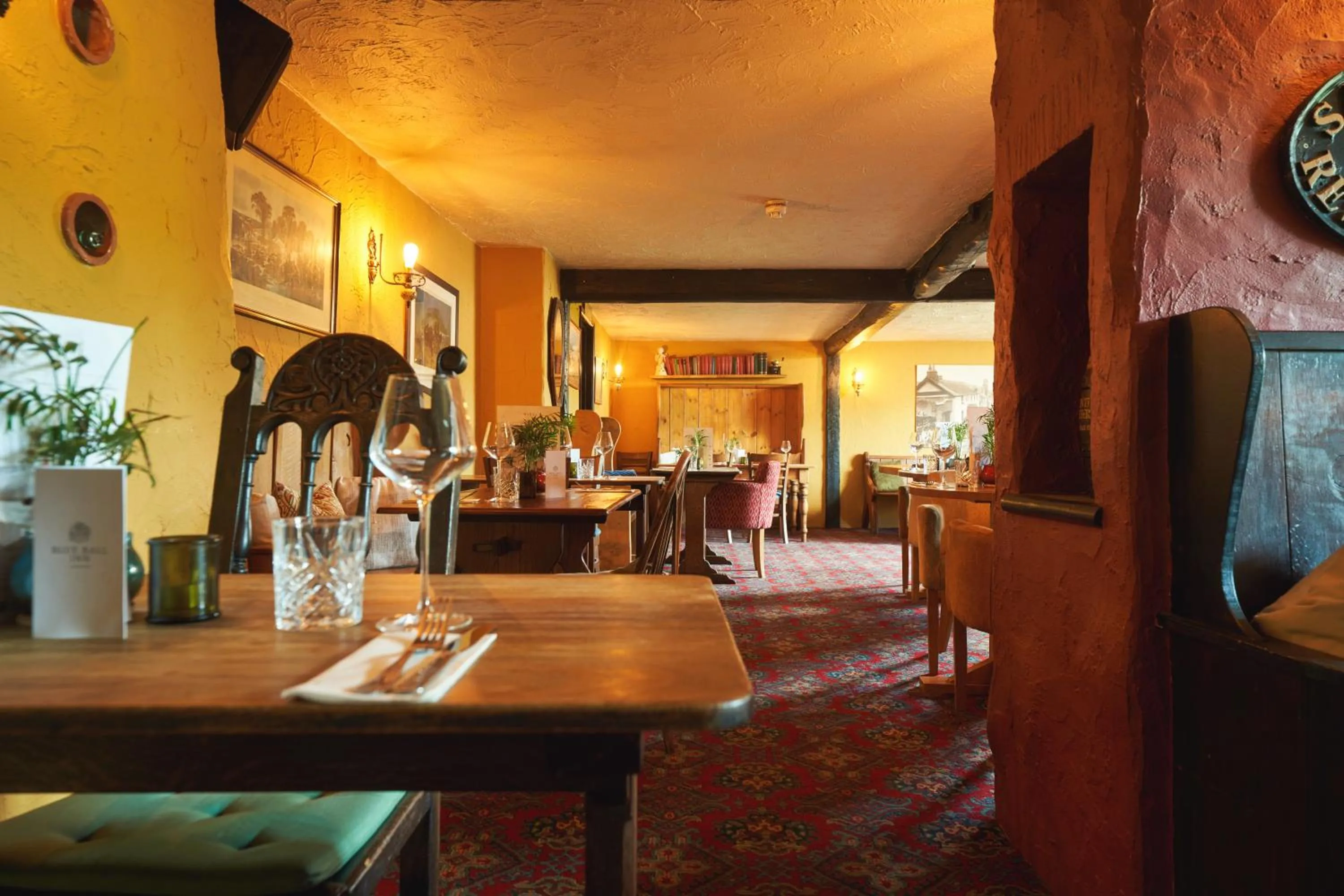 Restaurant/places to eat in Blue Ball Inn