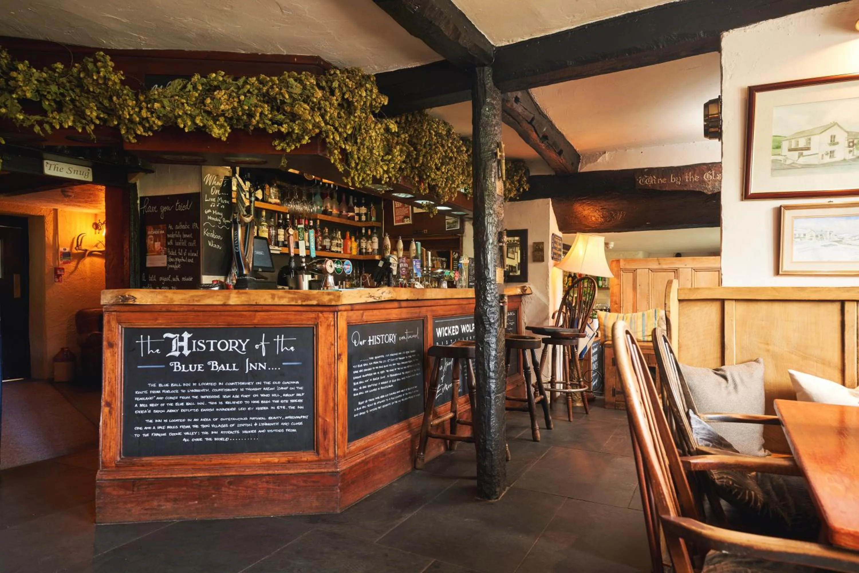 Lounge or bar in Blue Ball Inn