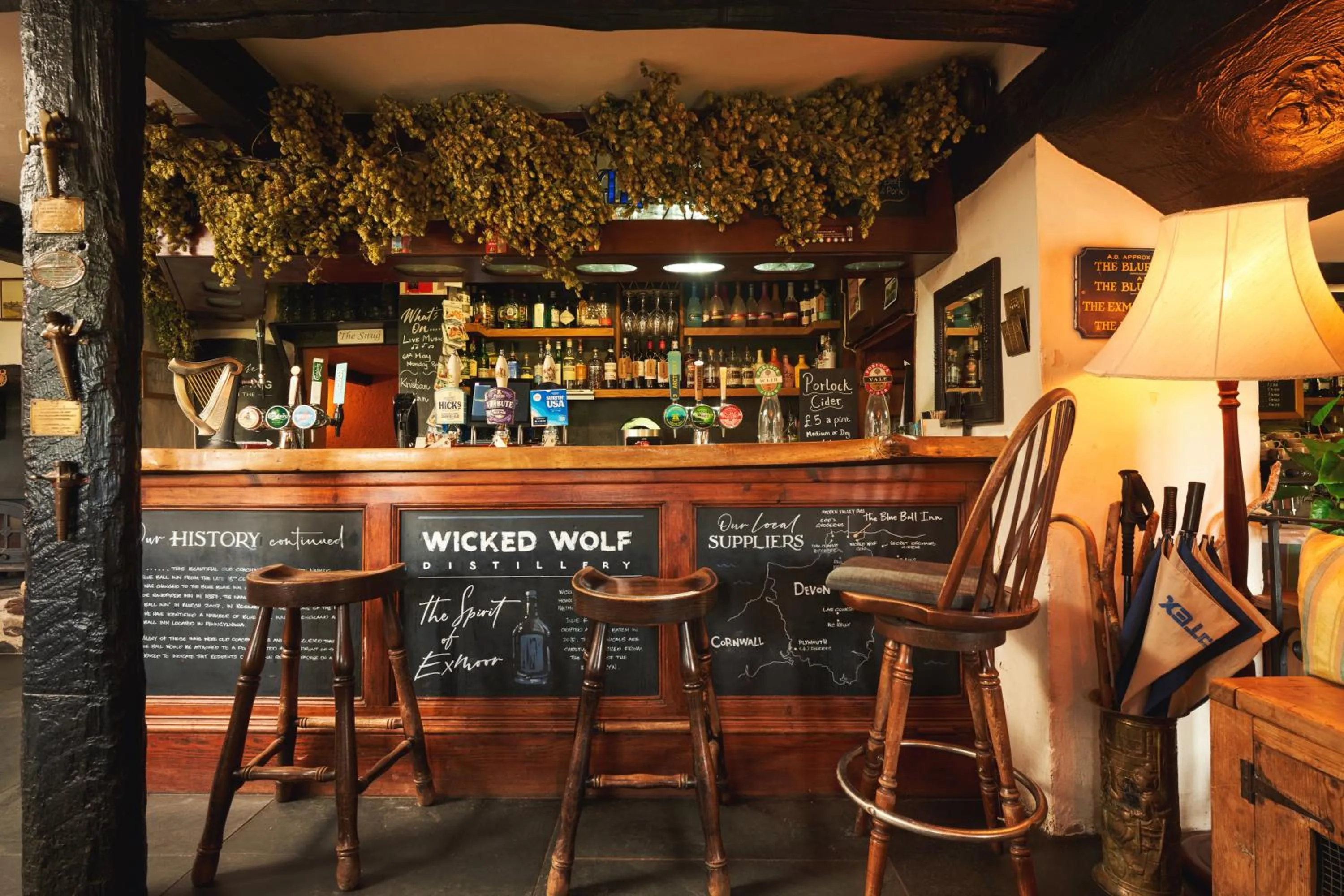 Lounge or bar in Blue Ball Inn