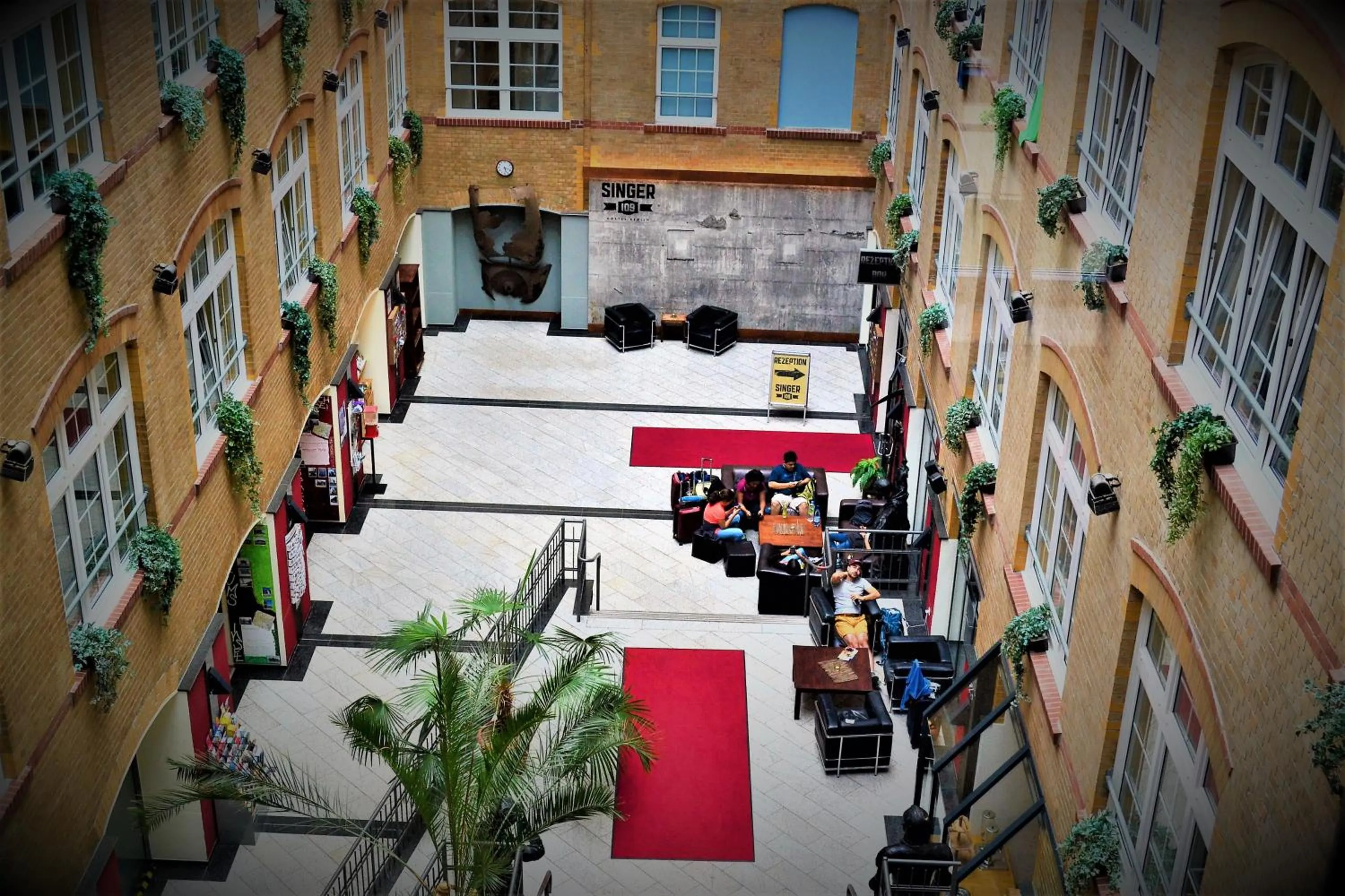 Property building in Singer109 Hostel, Hotel & Apartment