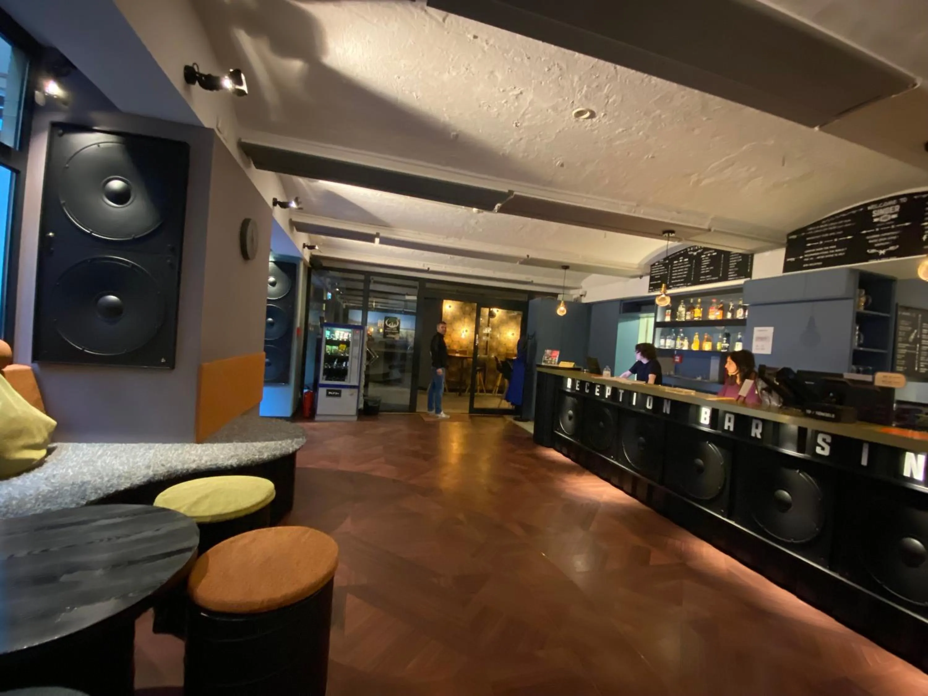 Lobby or reception in Singer109 Hostel, Hotel & Apartment